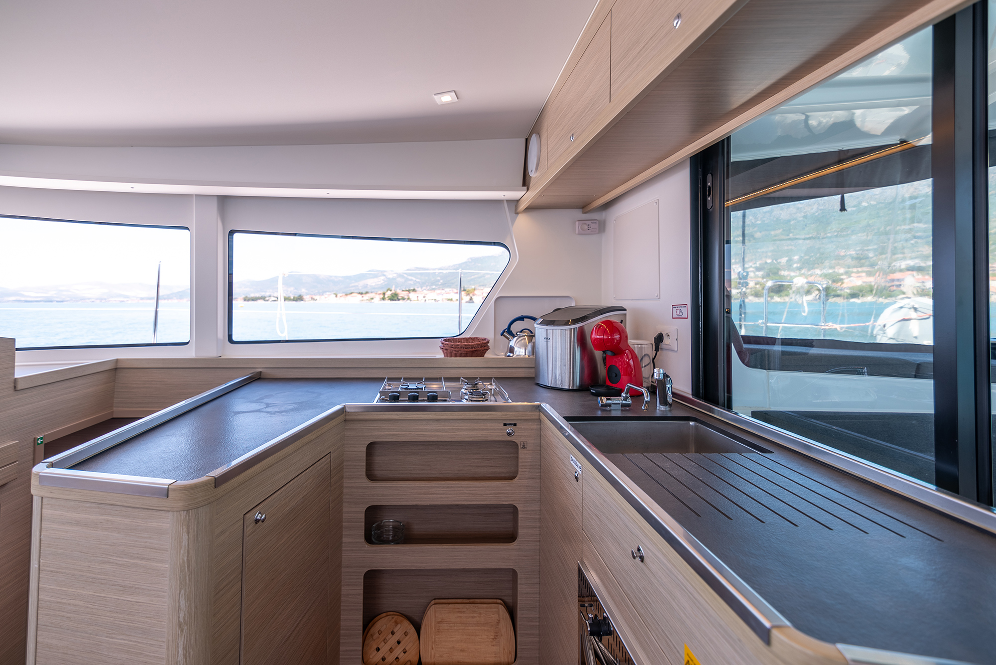 Lagoon 42 Owner version — photo 7