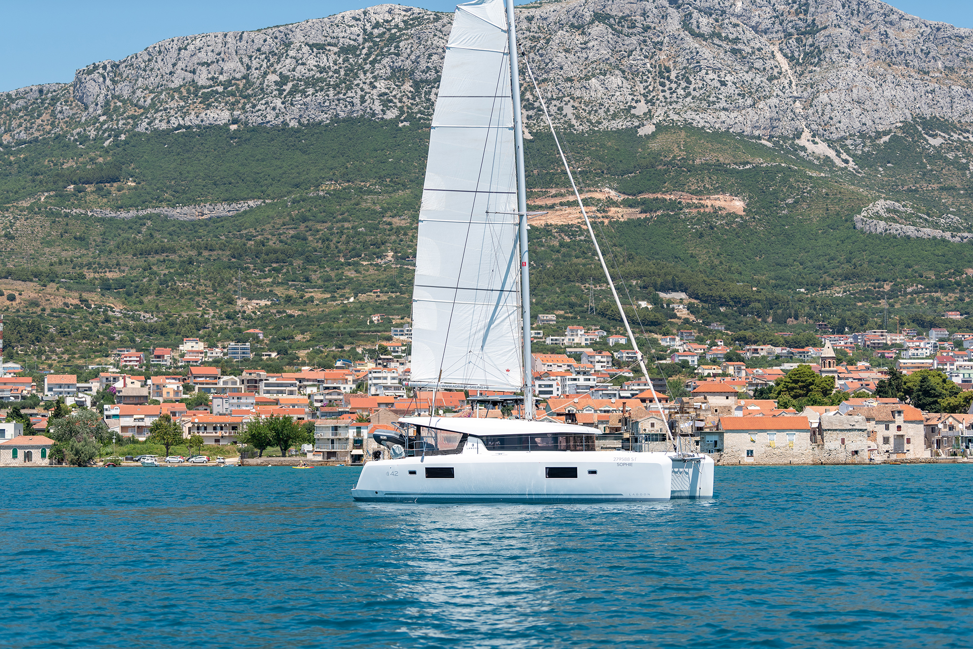 Lagoon 42 Owner version — photo 2