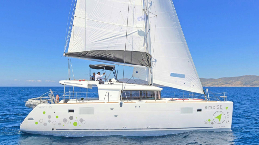 Lagoon 450 Fly — photo 19