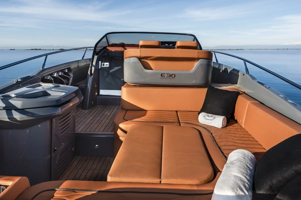 Cranchi E30 Endurance (Aurora)  - 14