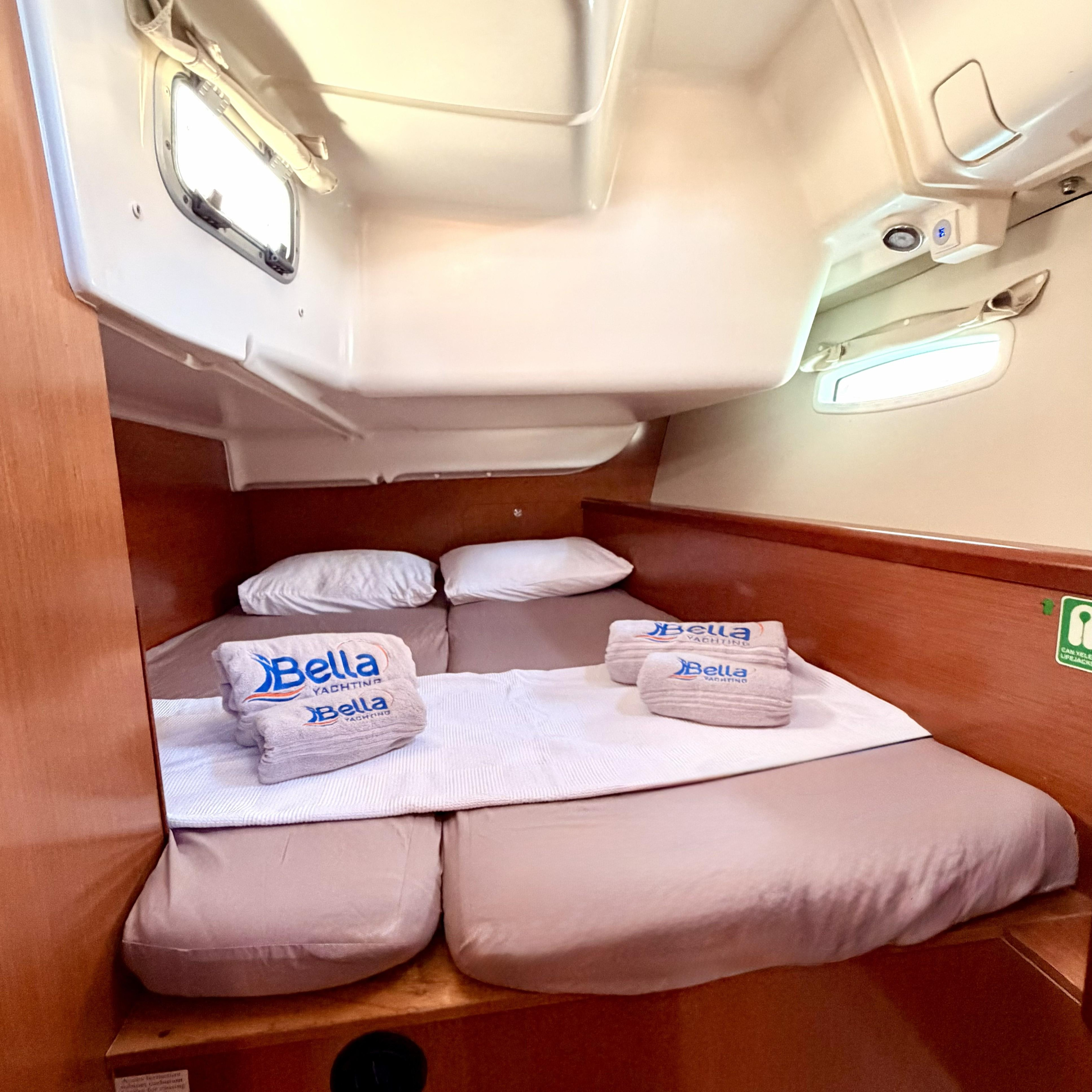 Beneteau Oceanis 40 Tigre — photo 7