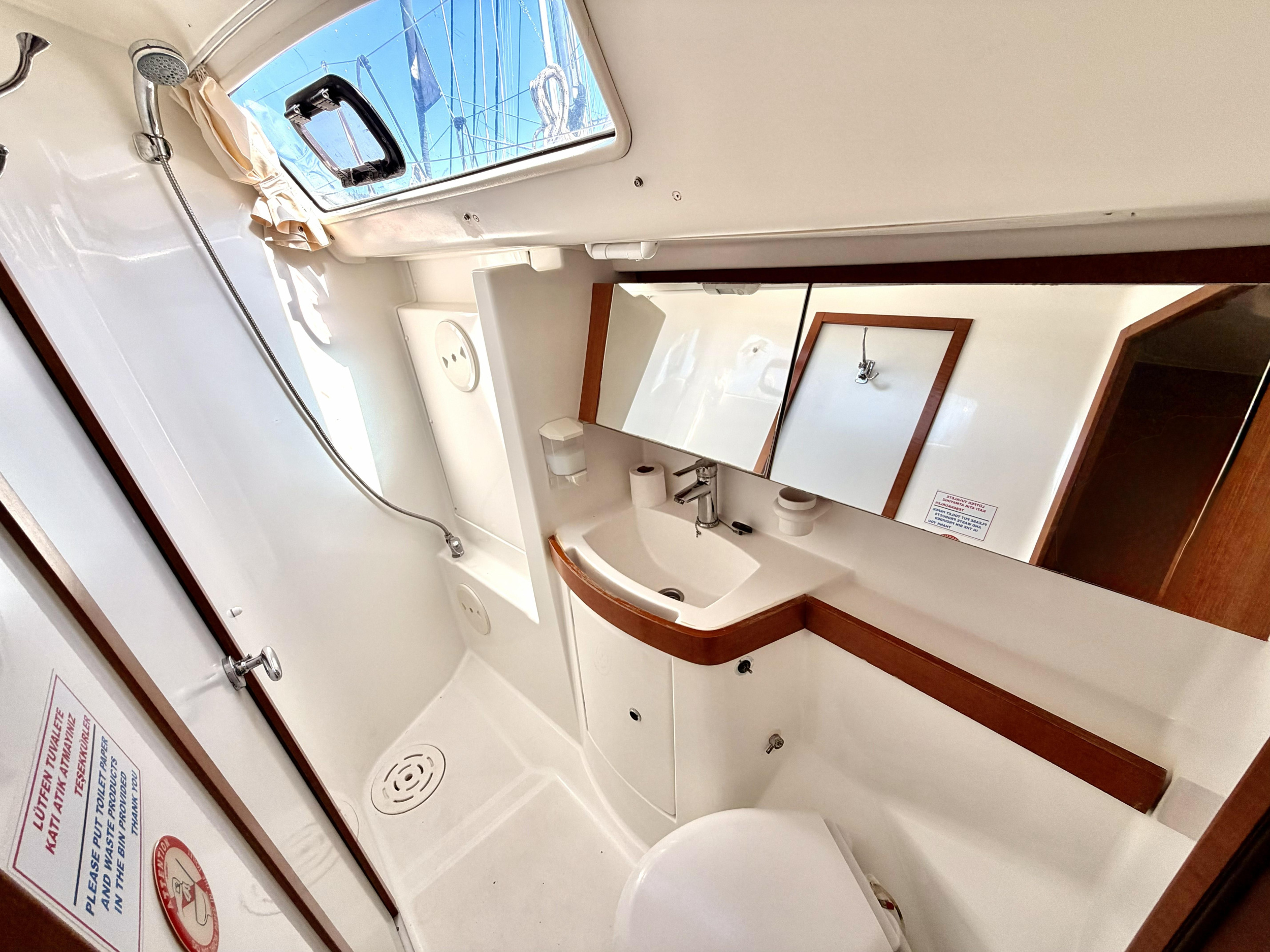 Beneteau Oceanis 40 Tigre — photo 20