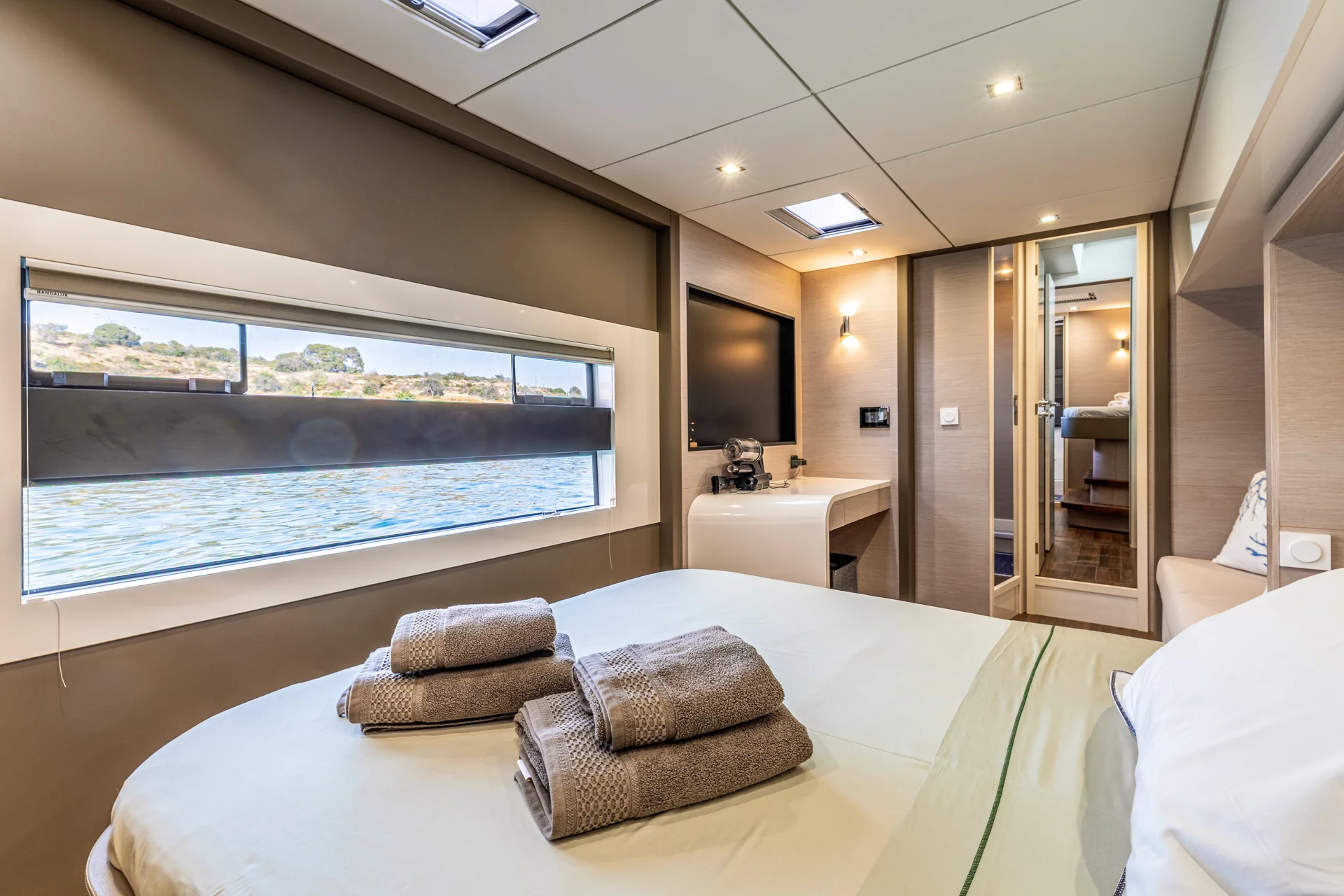 Aventura 50 (NYD'AMOUR II)  - 2