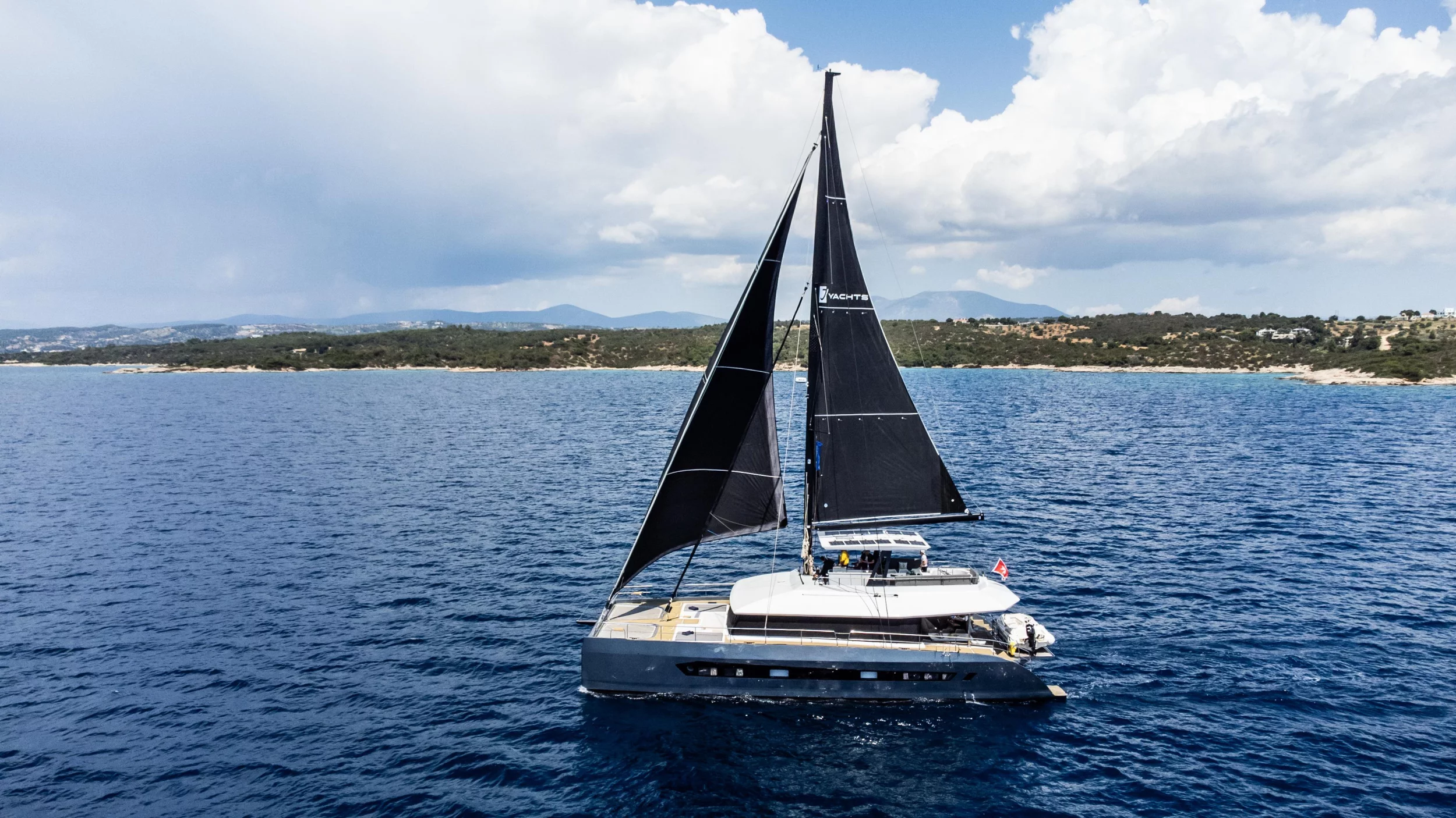 Catamaran J-Yachts (HANI I (VAT included - APA 25% not included))  - 29