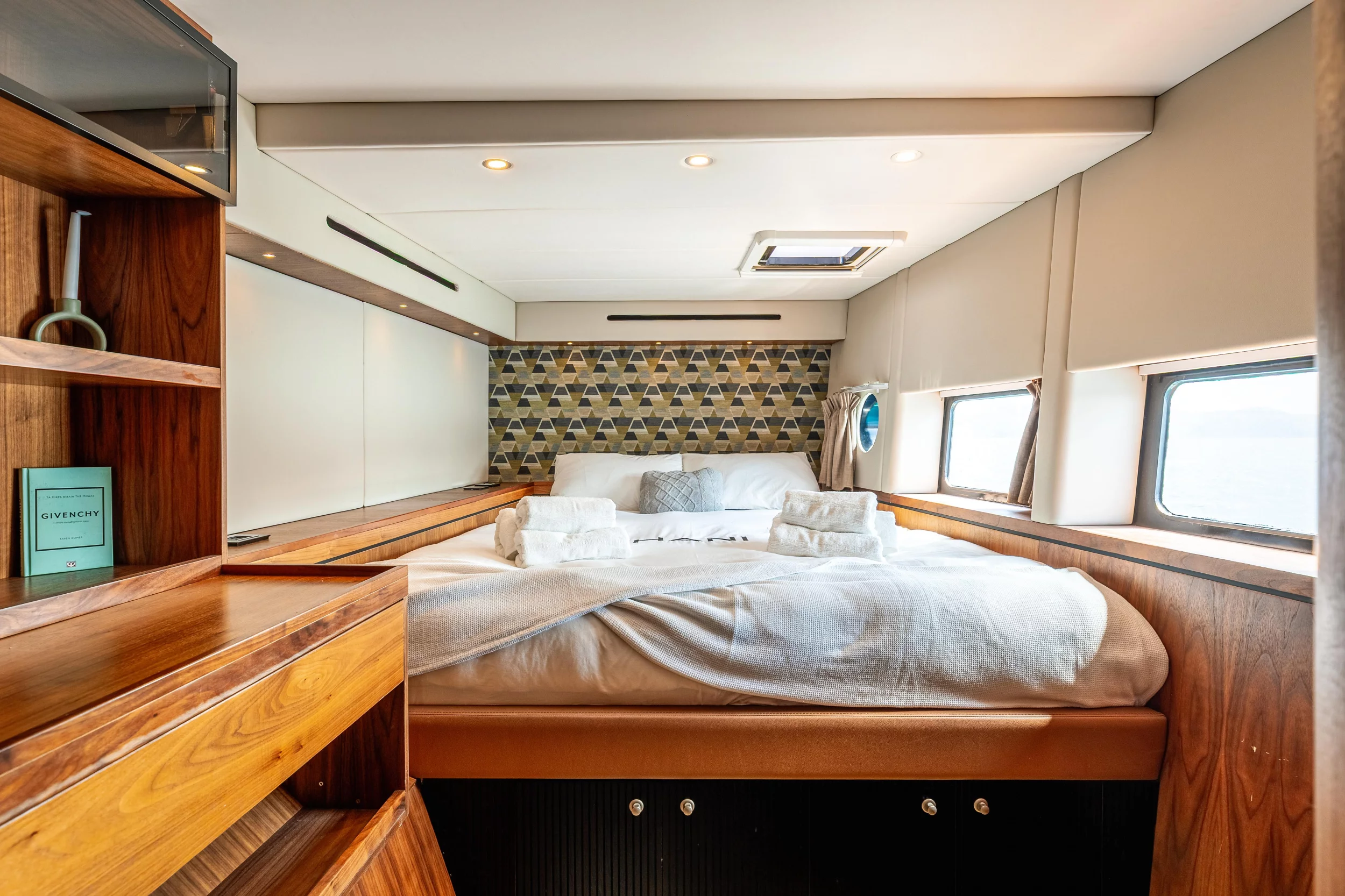 Catamaran J-Yachts (HANI I (VAT included - APA 25% not included))  - 17