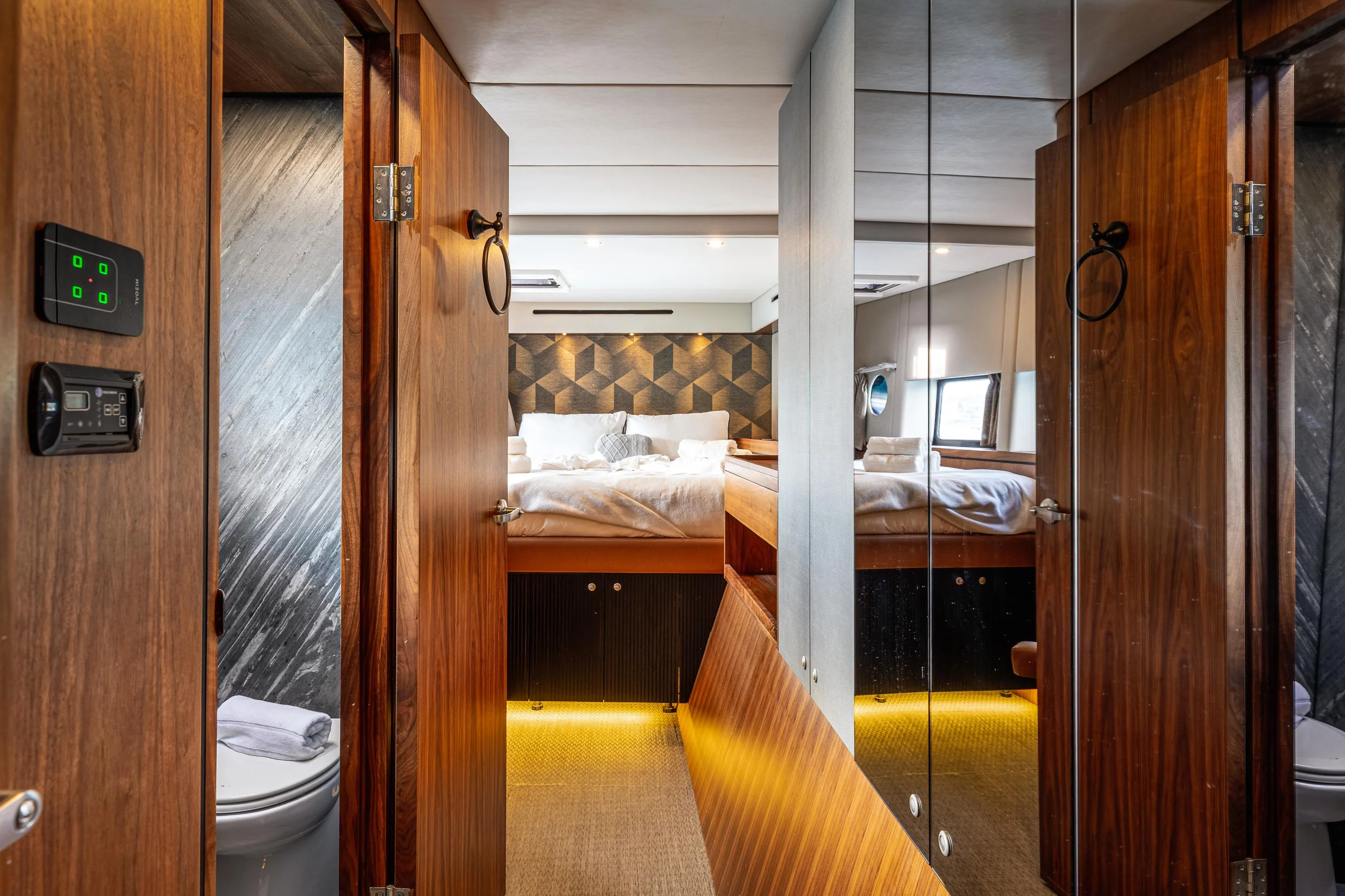 Catamaran J-Yachts (HANI I (VAT included - APA 25% not included))  - 3