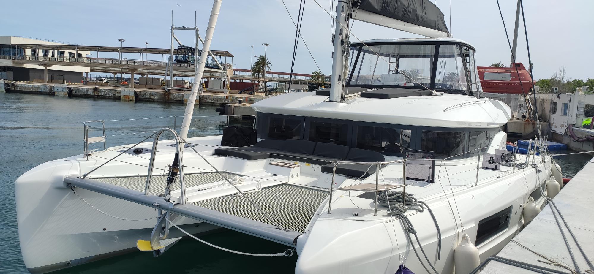 Lagoon 51 — photo 14