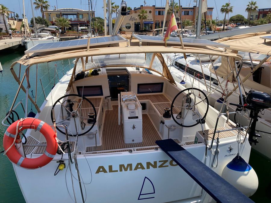 Photo #1 - Sun Odyssey 440 (Almanzor) in Denia - 19139