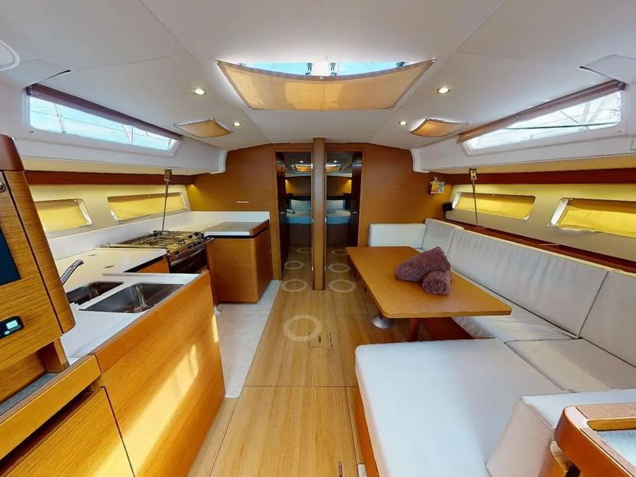 Sun Odyssey 49 (Corcho XIV) Interior image - 3