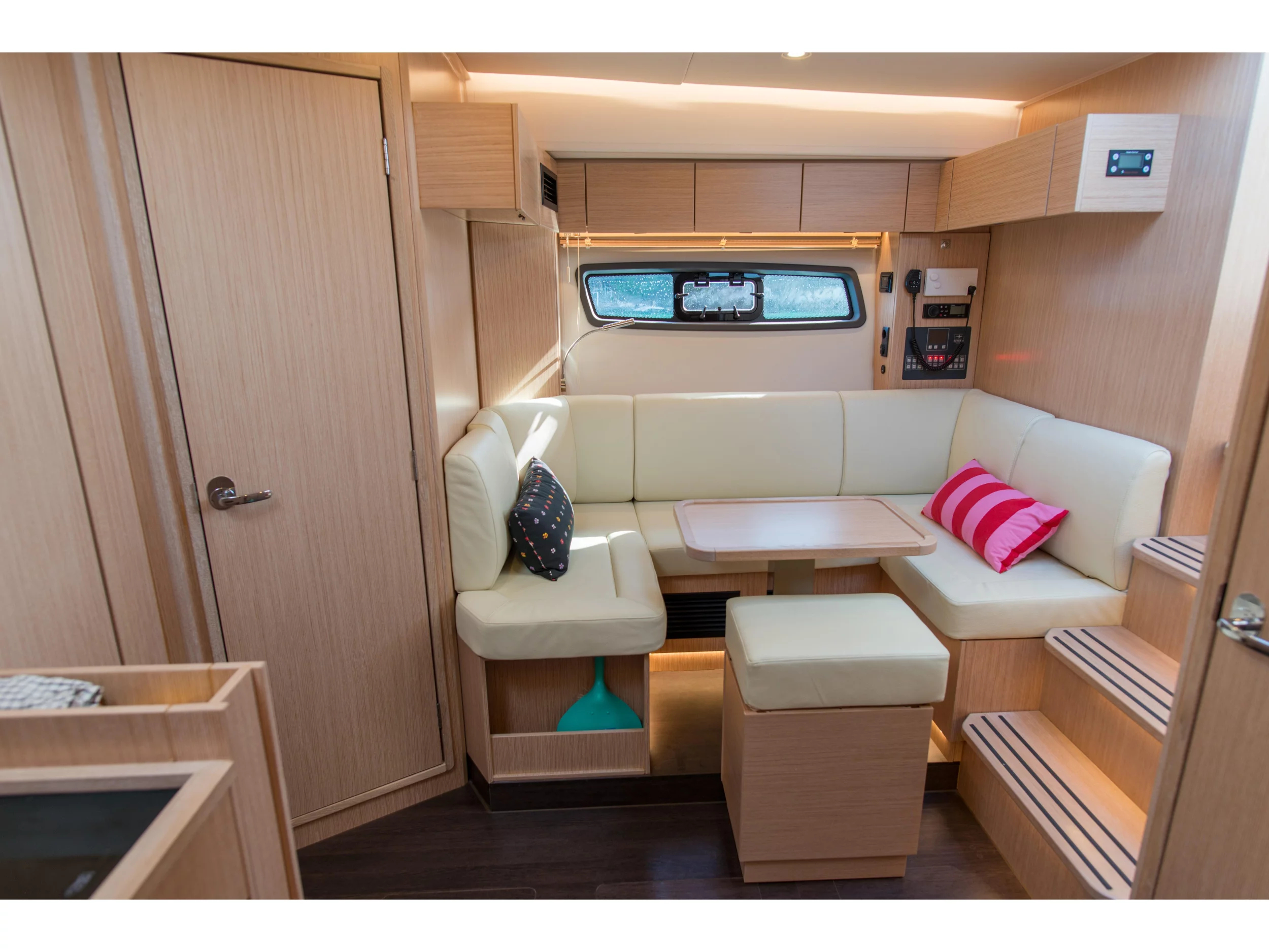 Bavaria SR41 (Sandy I) Interior image - 5