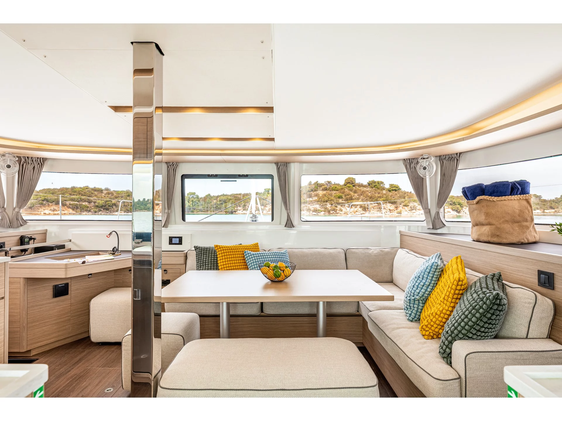 Lagoon 46 (M&M) Interior image - 11