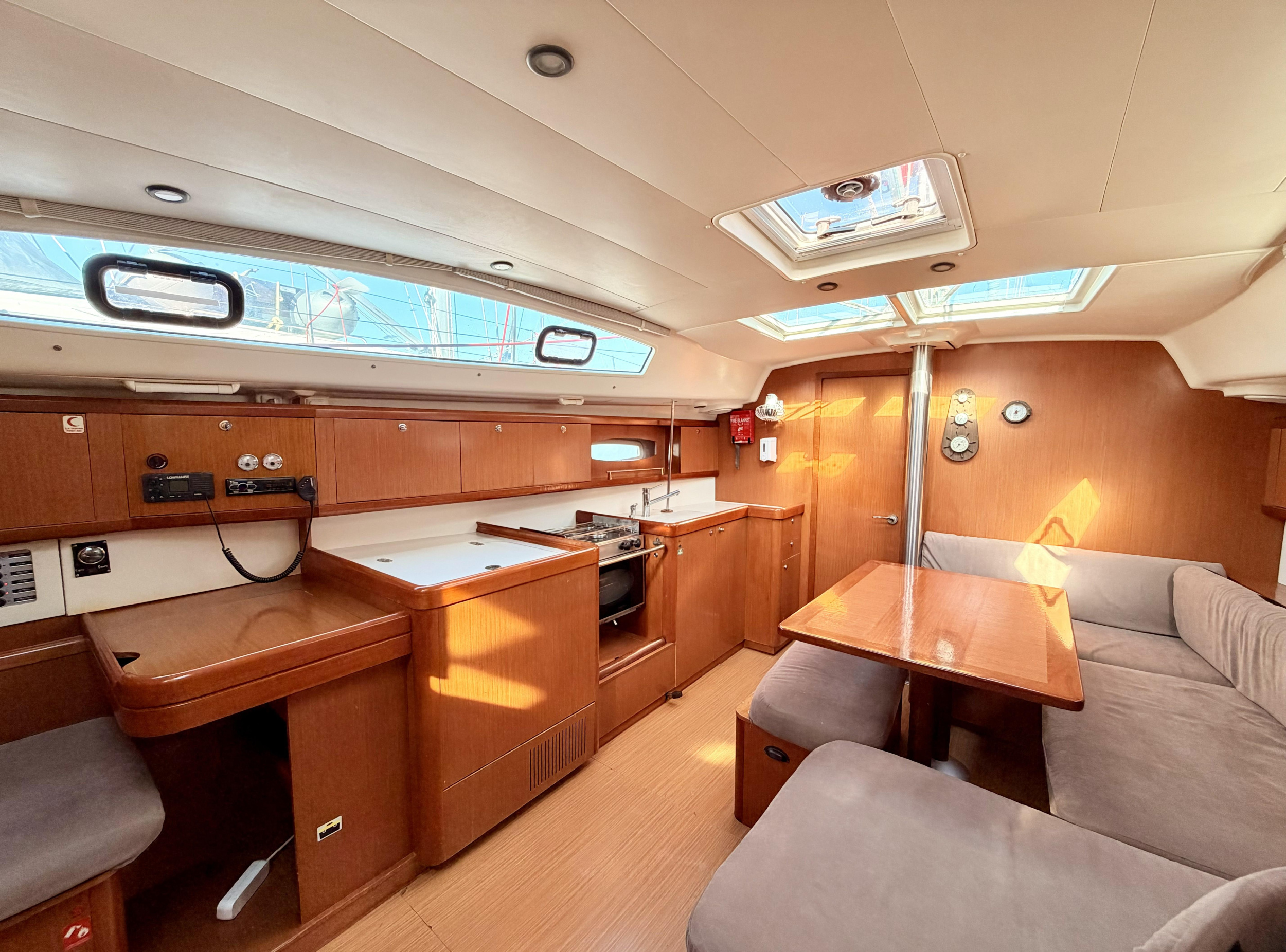 Beneteau Oceanis 40 Cansum — photo 14