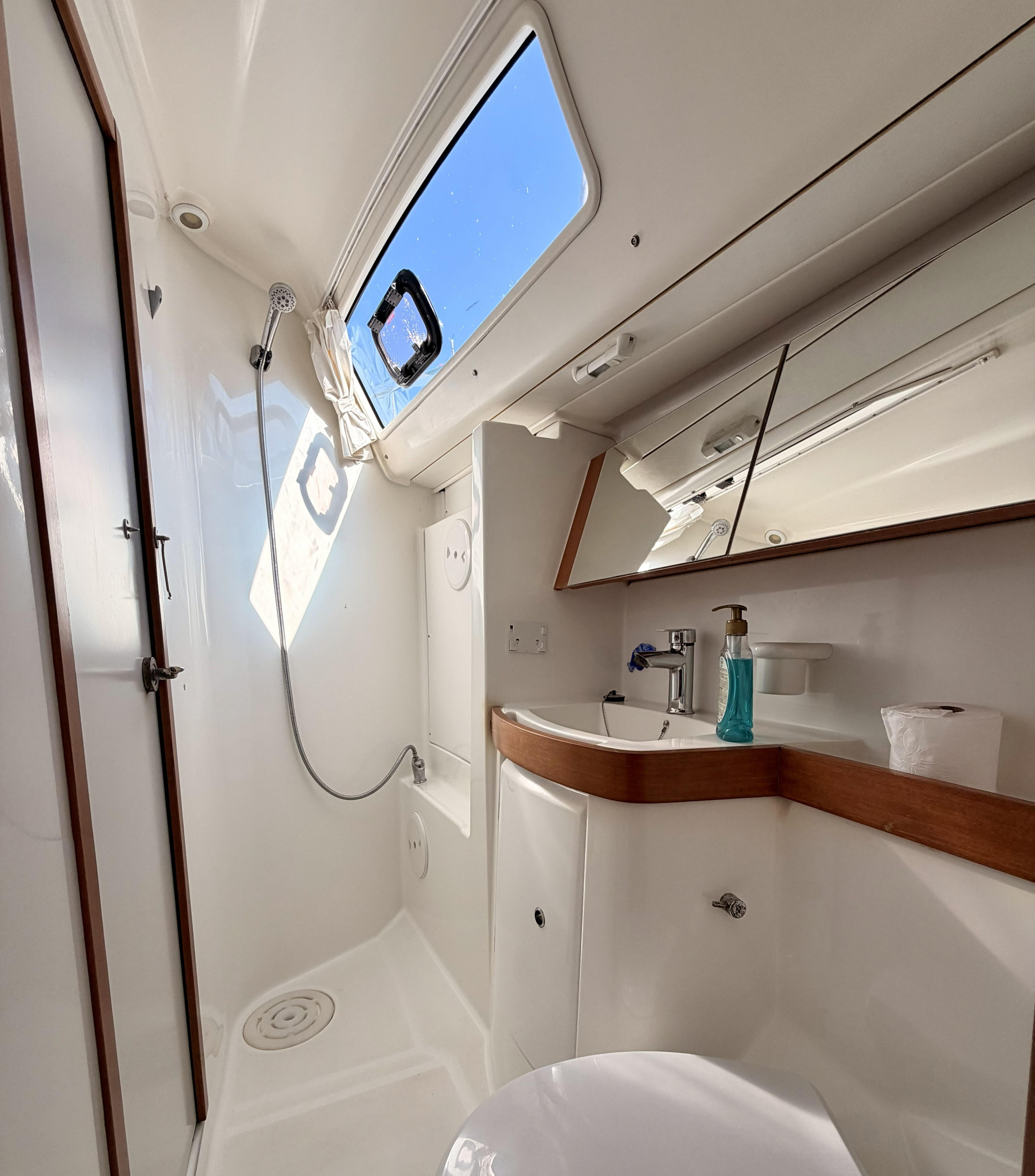Beneteau Oceanis 40 Cansum — photo 9