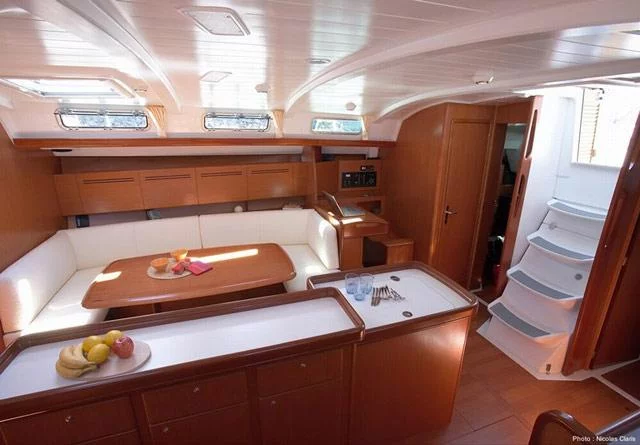 Cyclades 50.5 (Galeodea) Interior image - 2