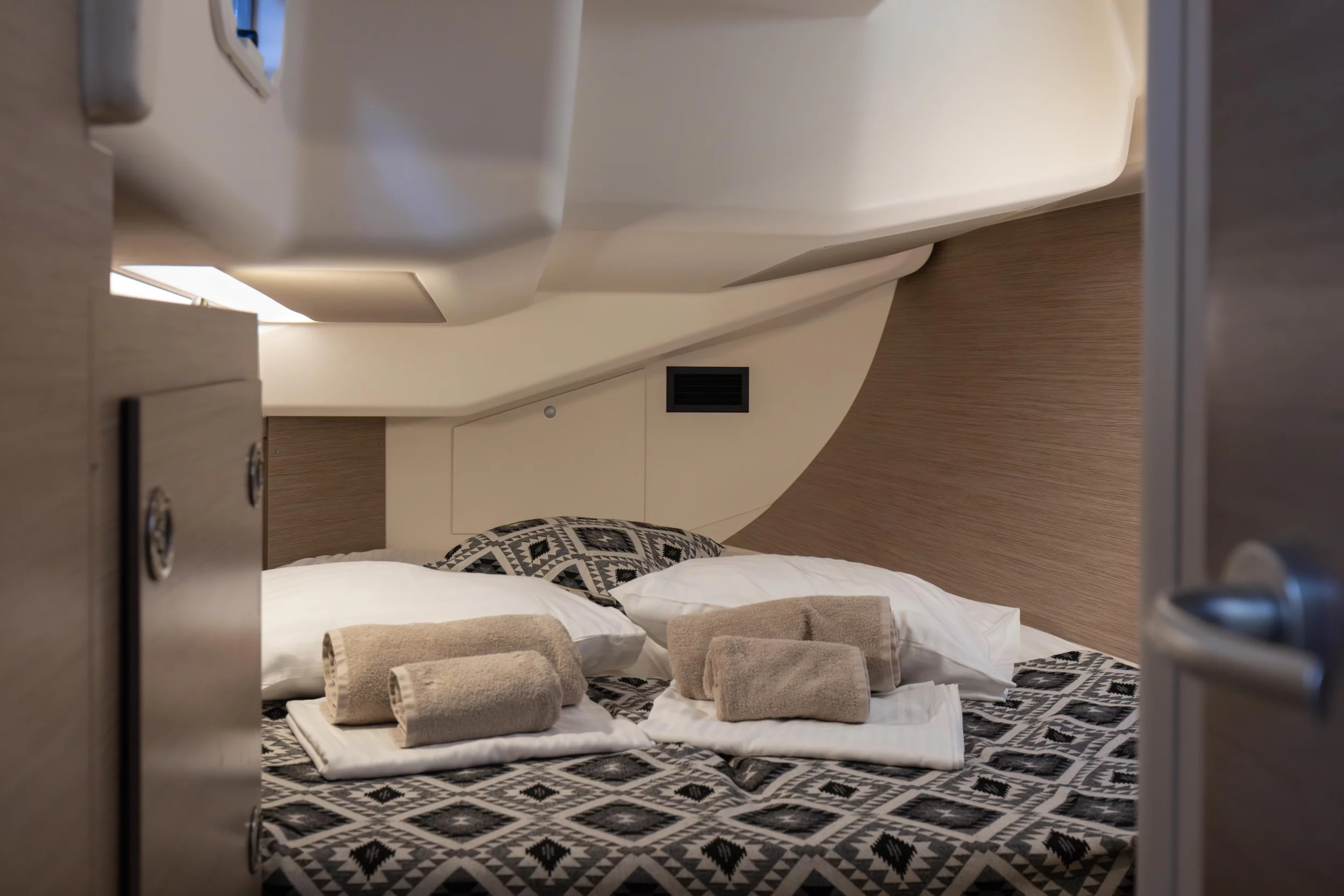 Hanse 458-Owner Edition LUX (GEN, AC, WATERMAKER) (Kalimera)  - 18