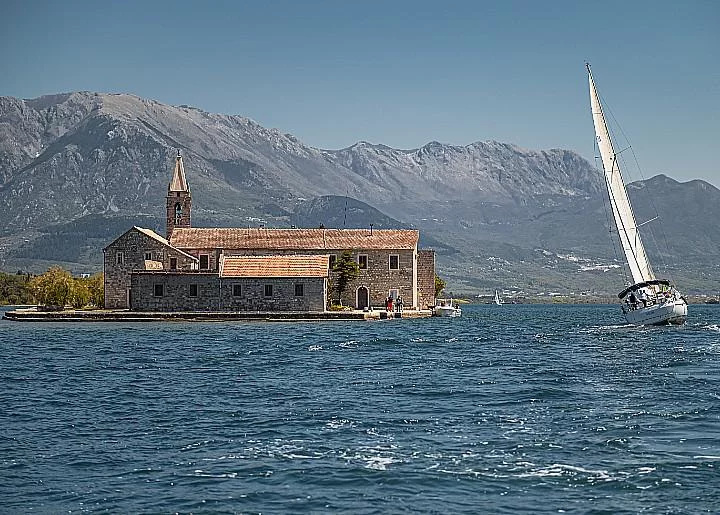Bavaria Cruiser 46 (Altair)  - 16