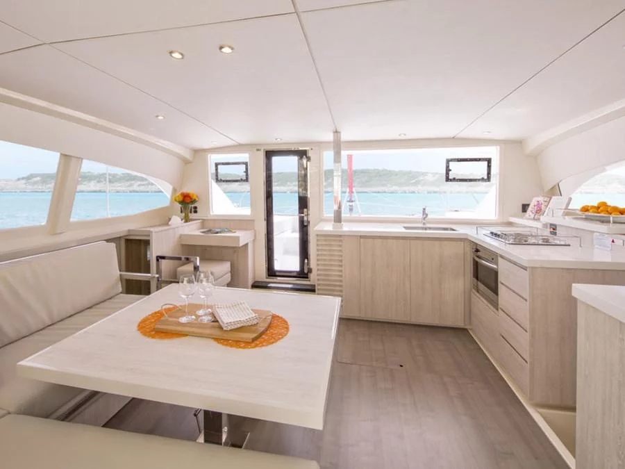Leopard 40 () Interior image - 1