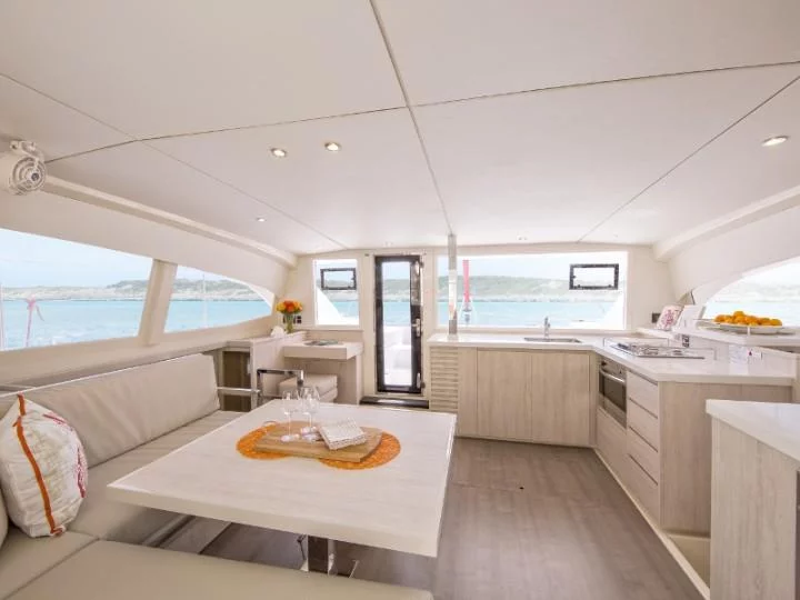 Leopard 40 () Interior image - 2
