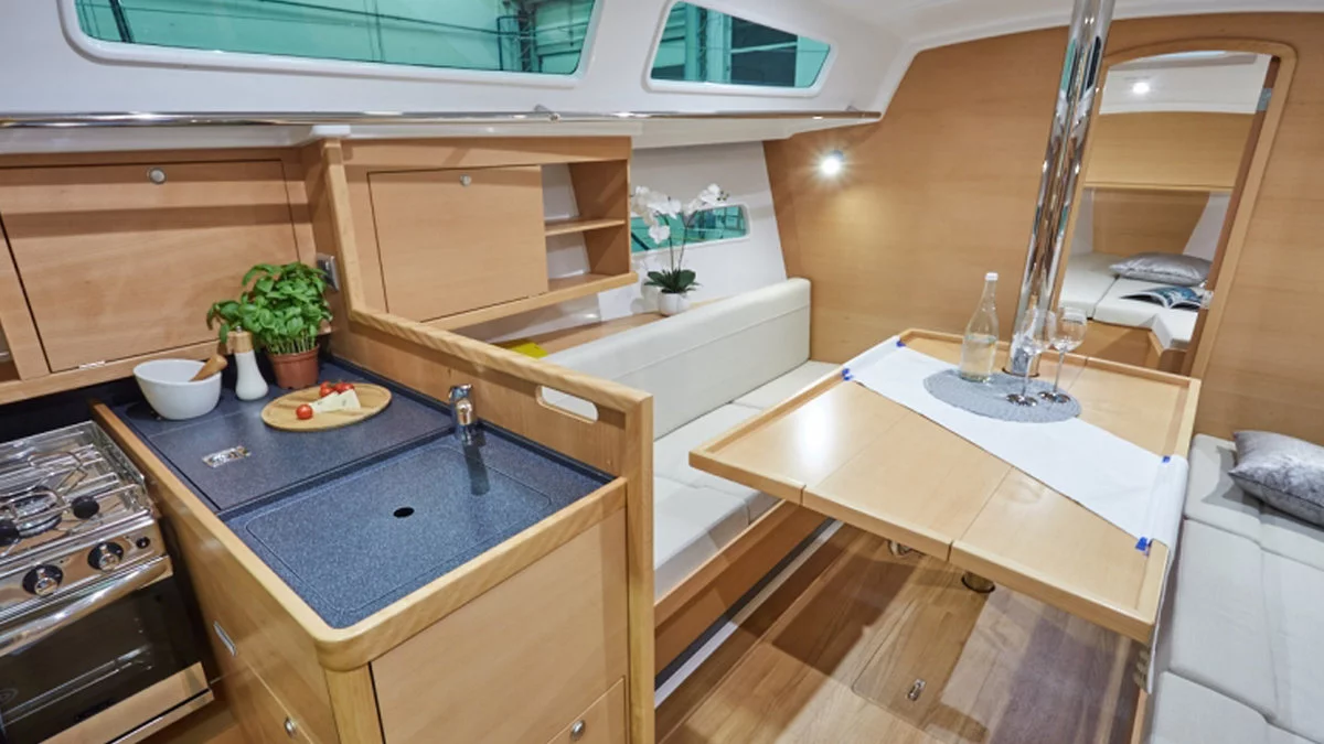 Sun Odyssey 319 ()  - 4