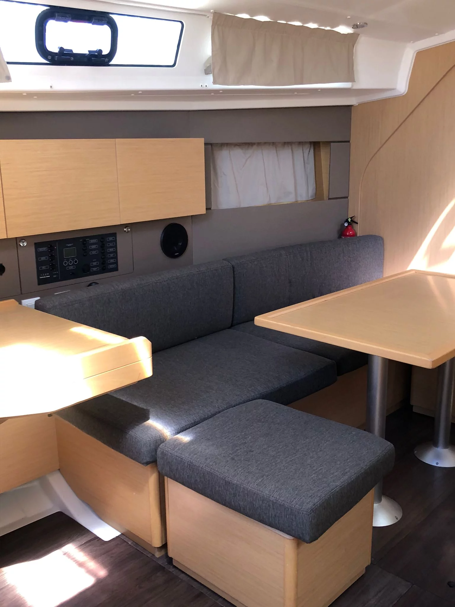 Oceanis 38 (Amaral)  - 11