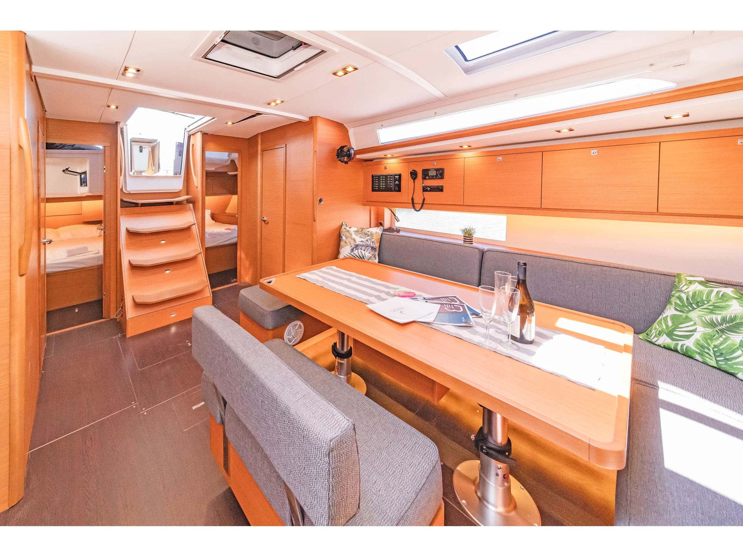 Dufour 470 (Edelweiss) Interior image - 10