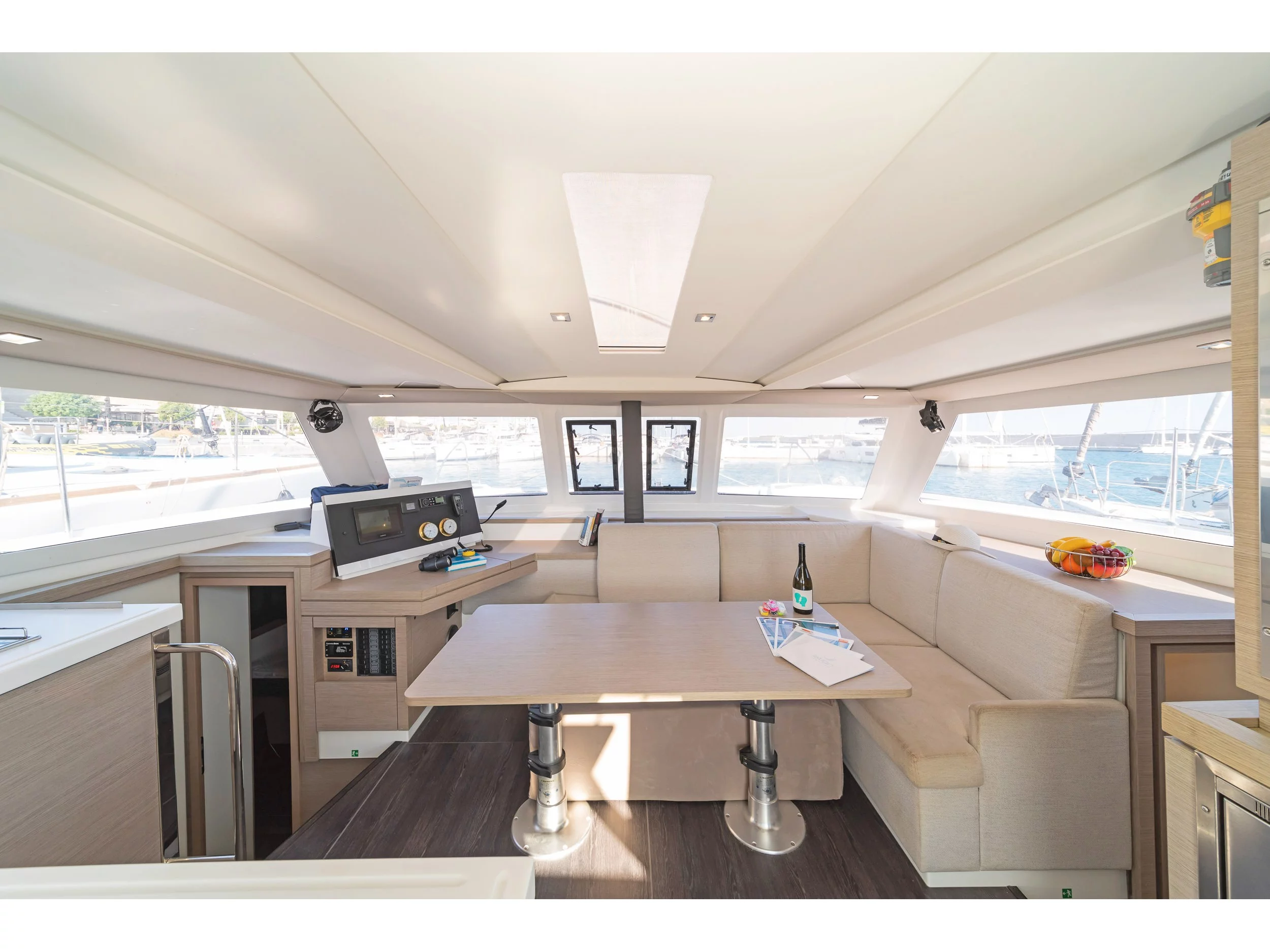 Lucia 40 AC & GEN (Fortuna) Interior image - 7