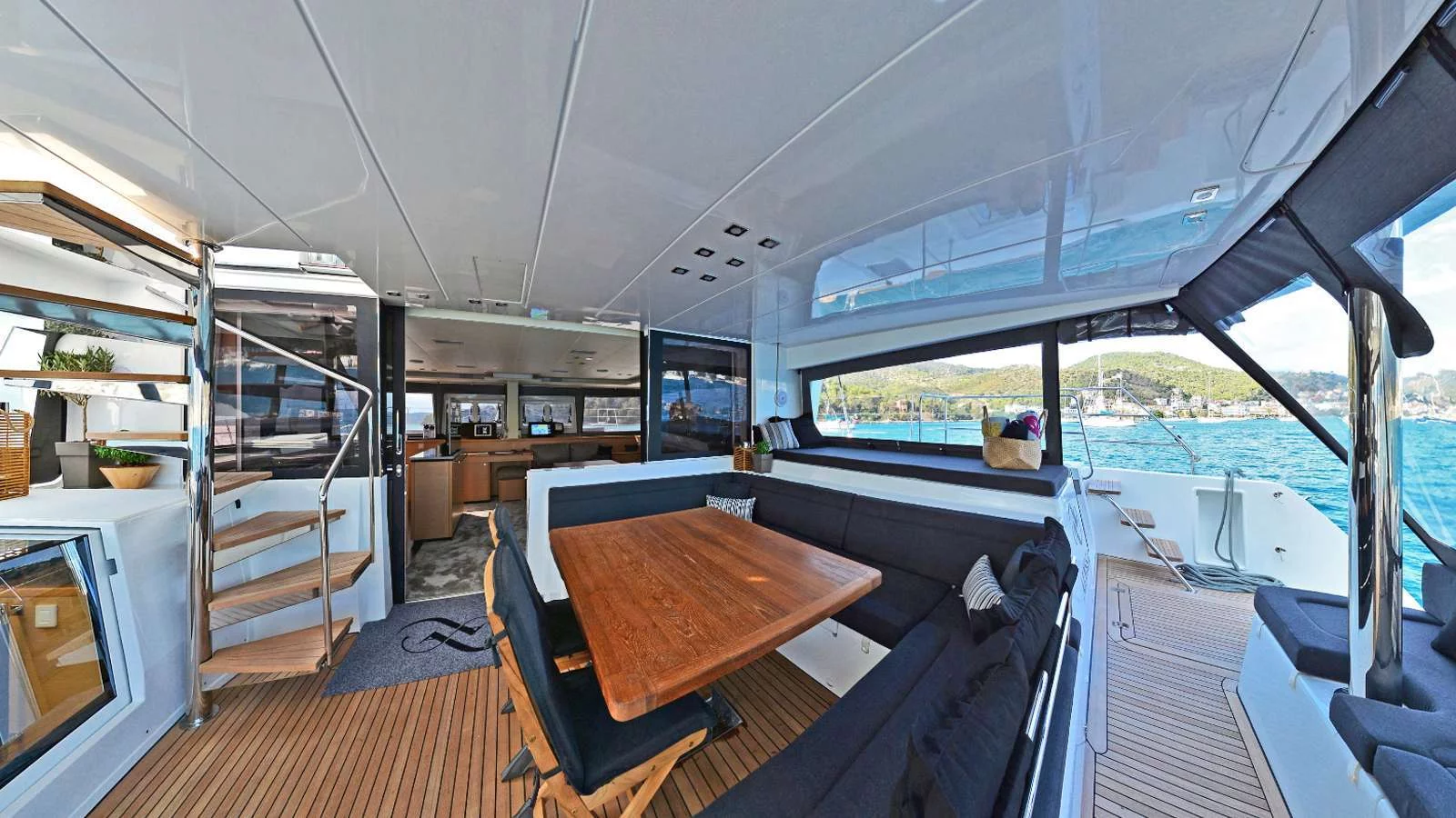 Lagoon 560 S2 (For Sail)  - 4
