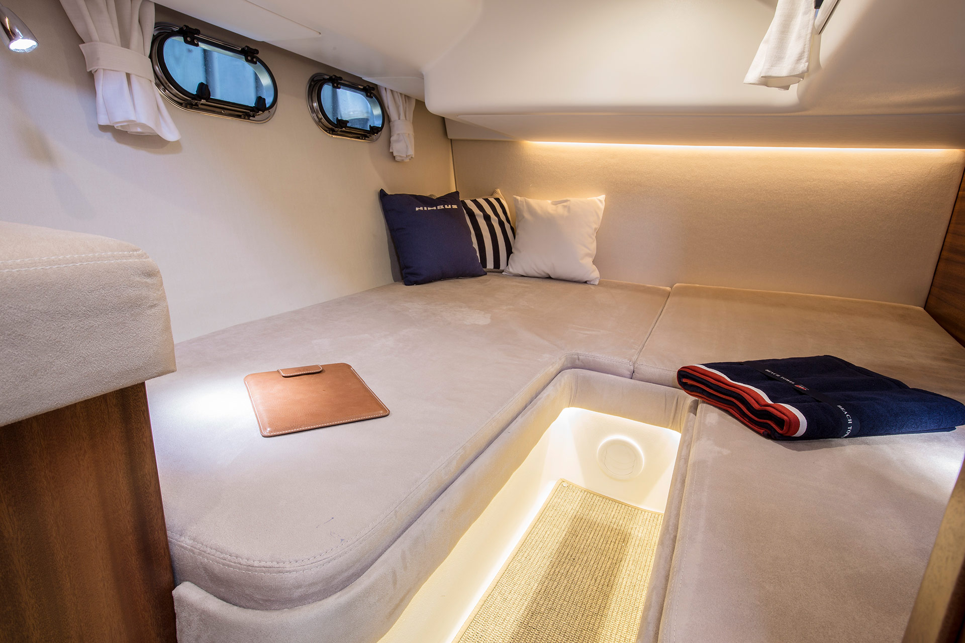 Nimbus 405 Flybridge — photo 7