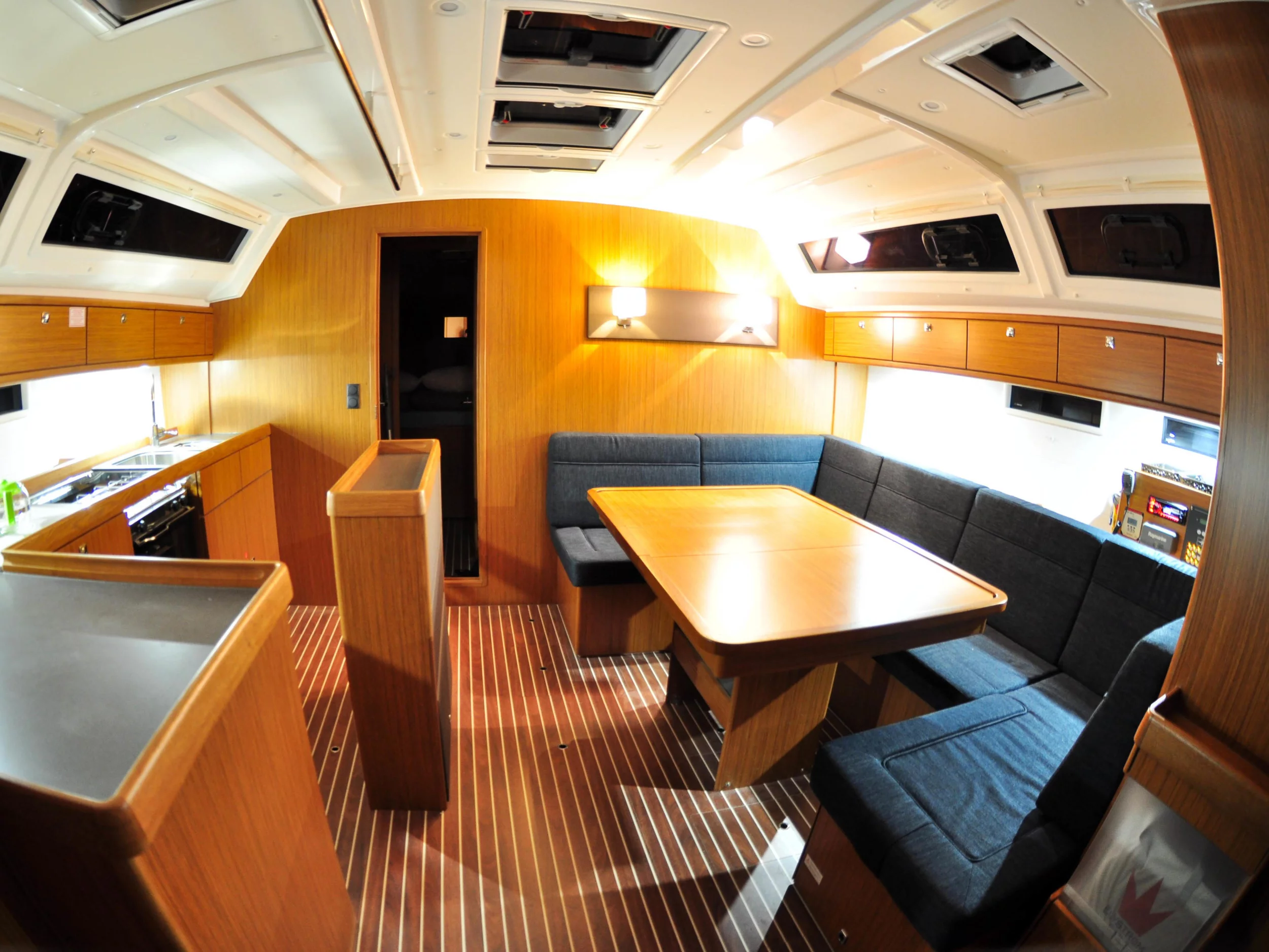 Bavaria 46 Cruiser (ARCTUROS) Interior image - 6