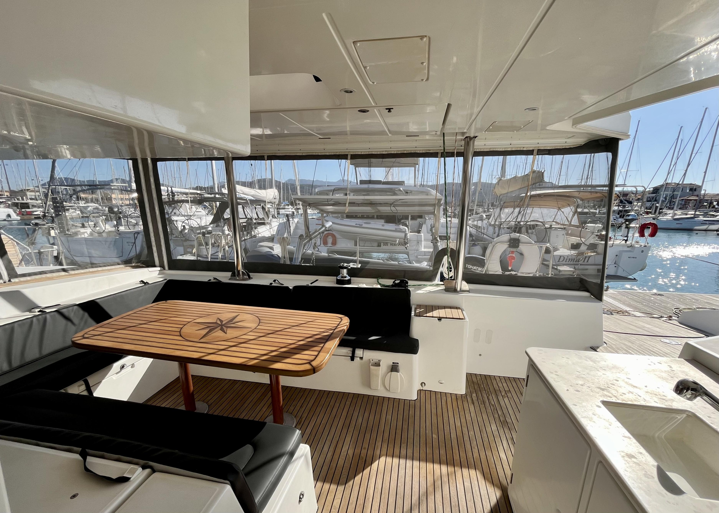 Lagoon 500 — photo 11