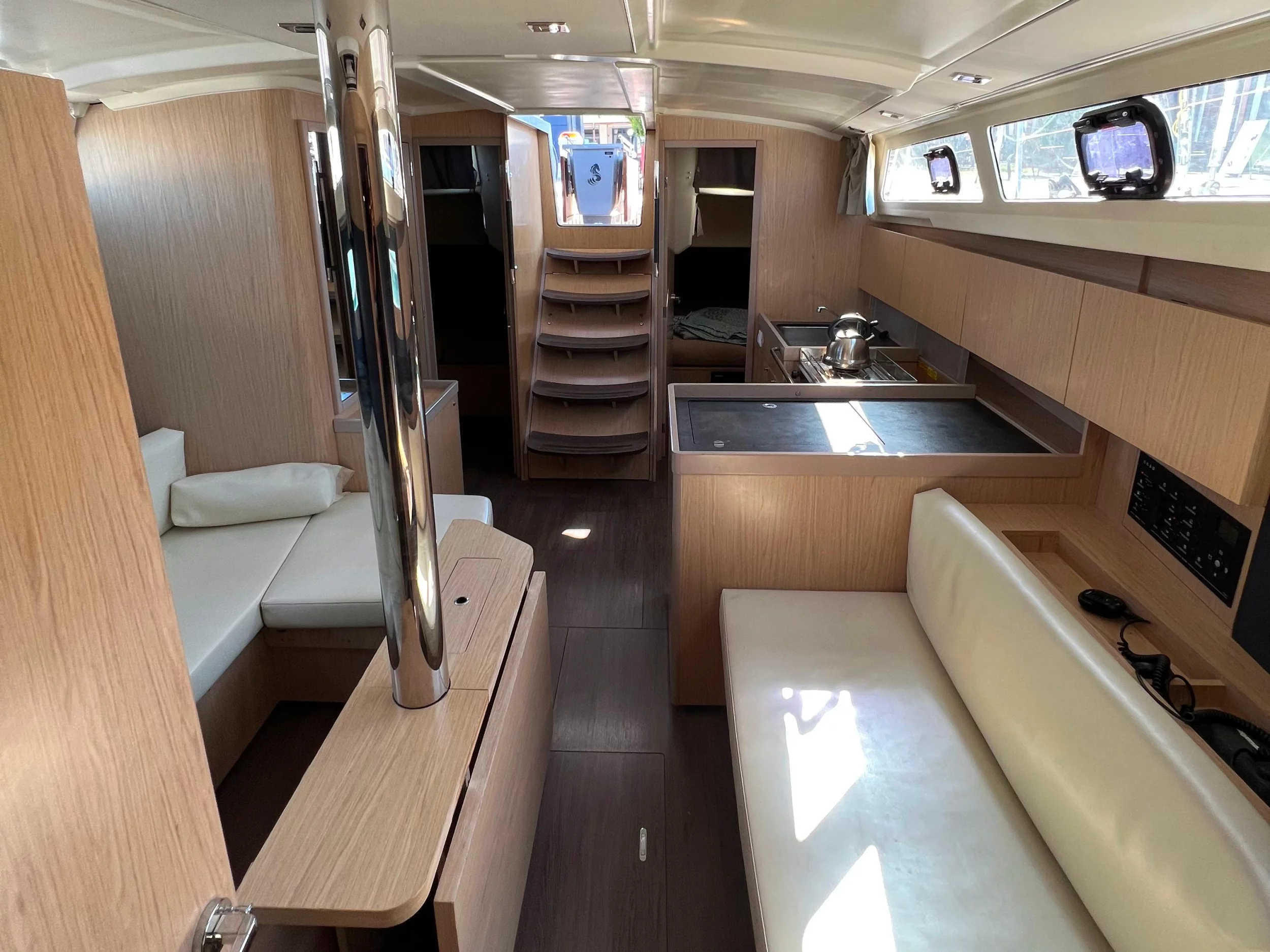 Oceanis 41.1 (Tikal 2) Interior image - 9