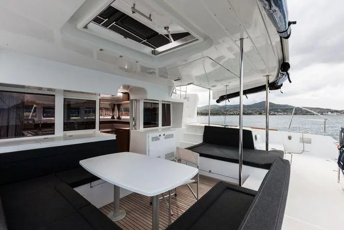 Lagoon 450 Flybridge (SILICIA)  - 9