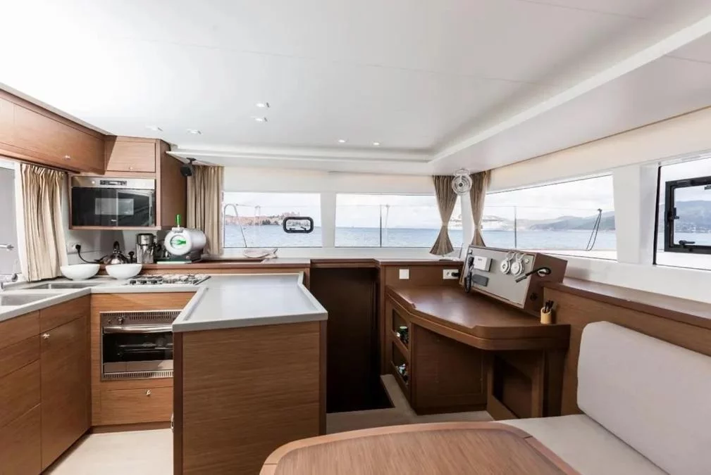 Lagoon 450 Flybridge (SILICIA)  - 2