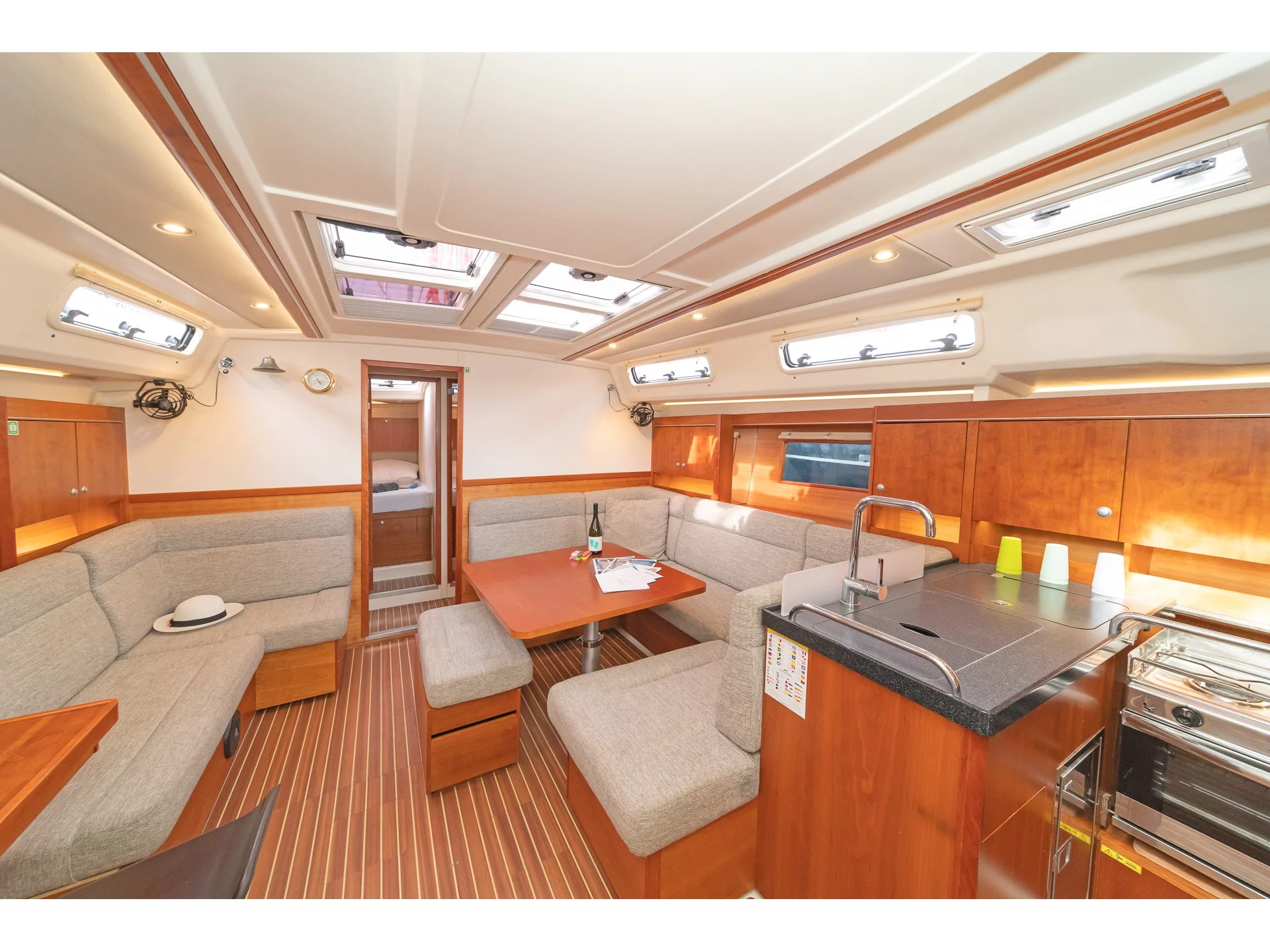 Hanse 455 (Caitlin of Lorne) Interior image - 22