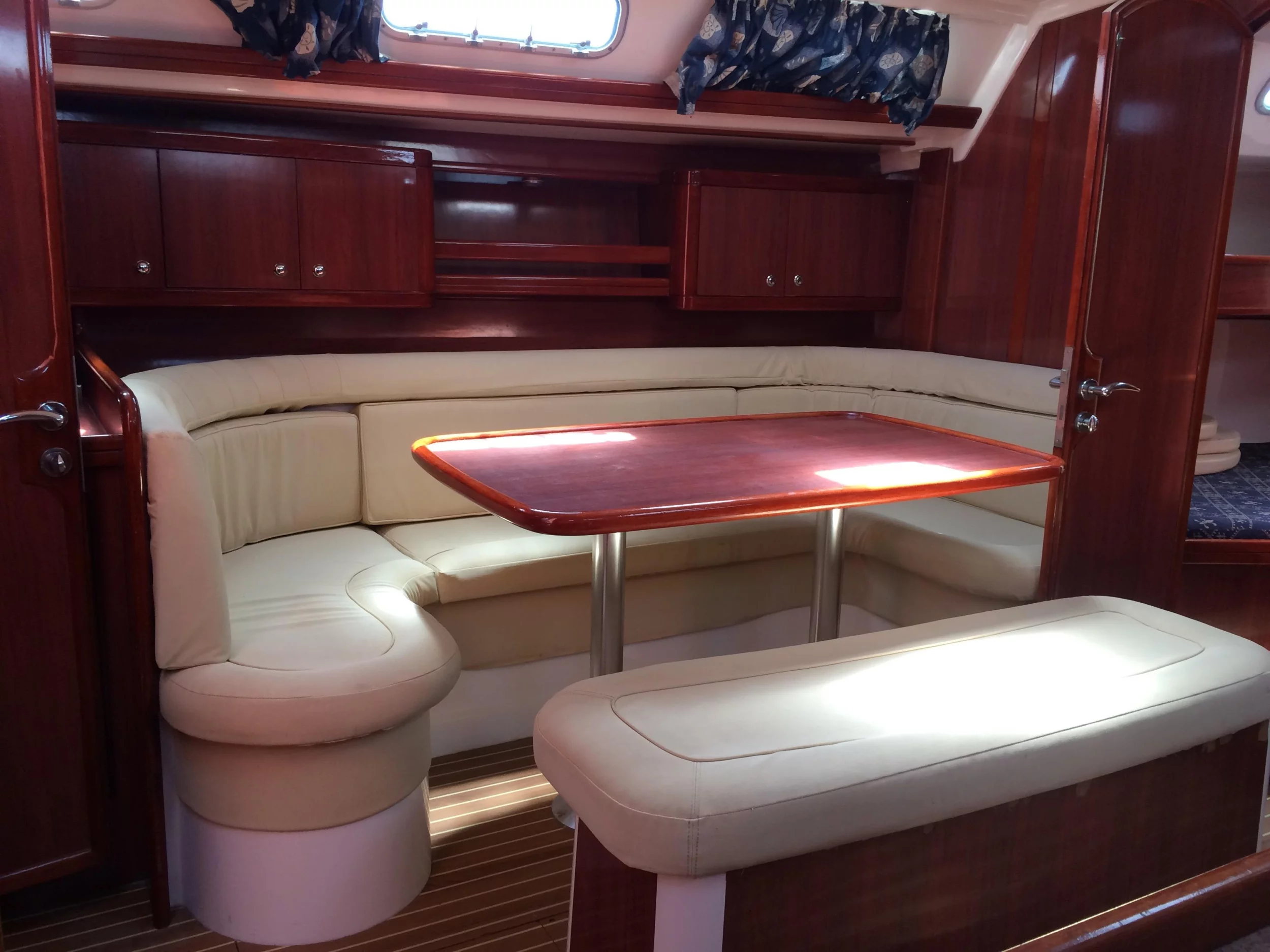 Ocean Star 51.2 (Hermes) Interior image - 17