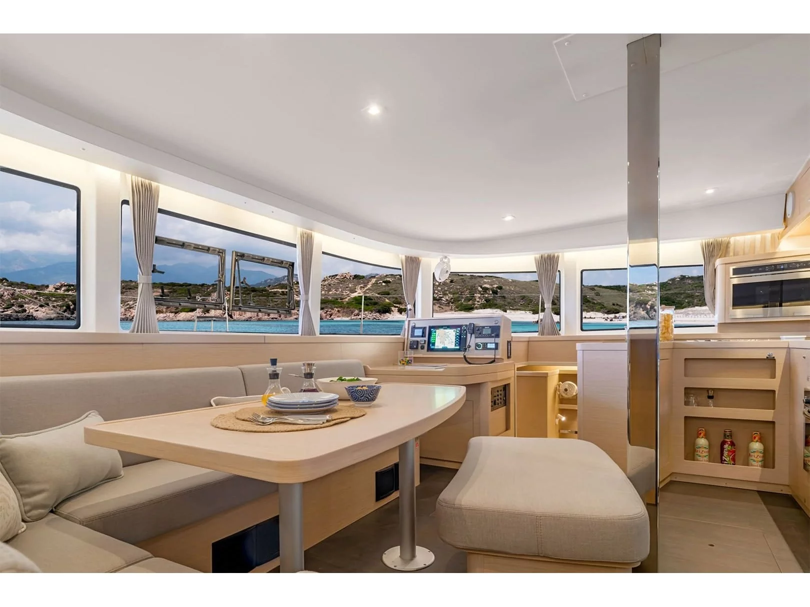 Lagoon 42 (Kairos) Interior image - 4