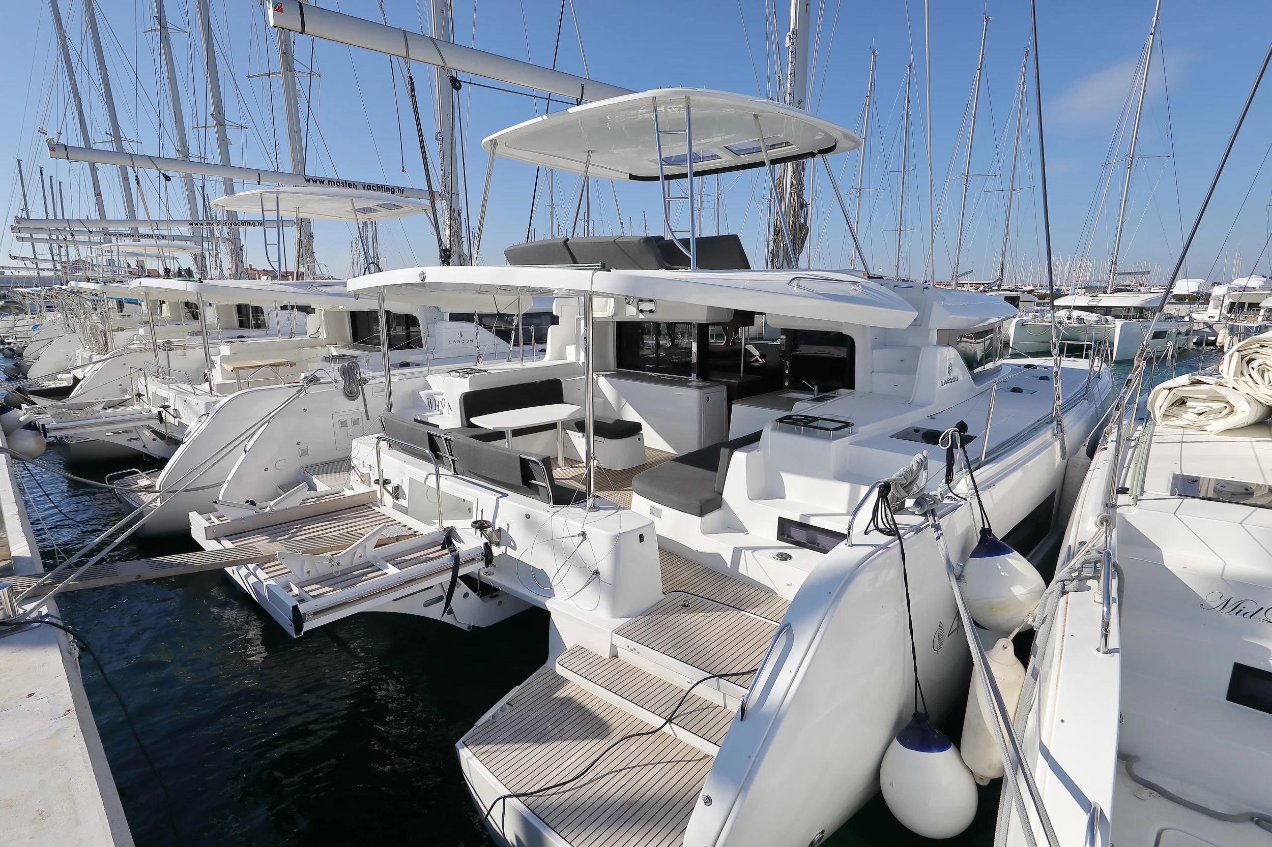 Lagoon 46 (WHY NOT)  - 71