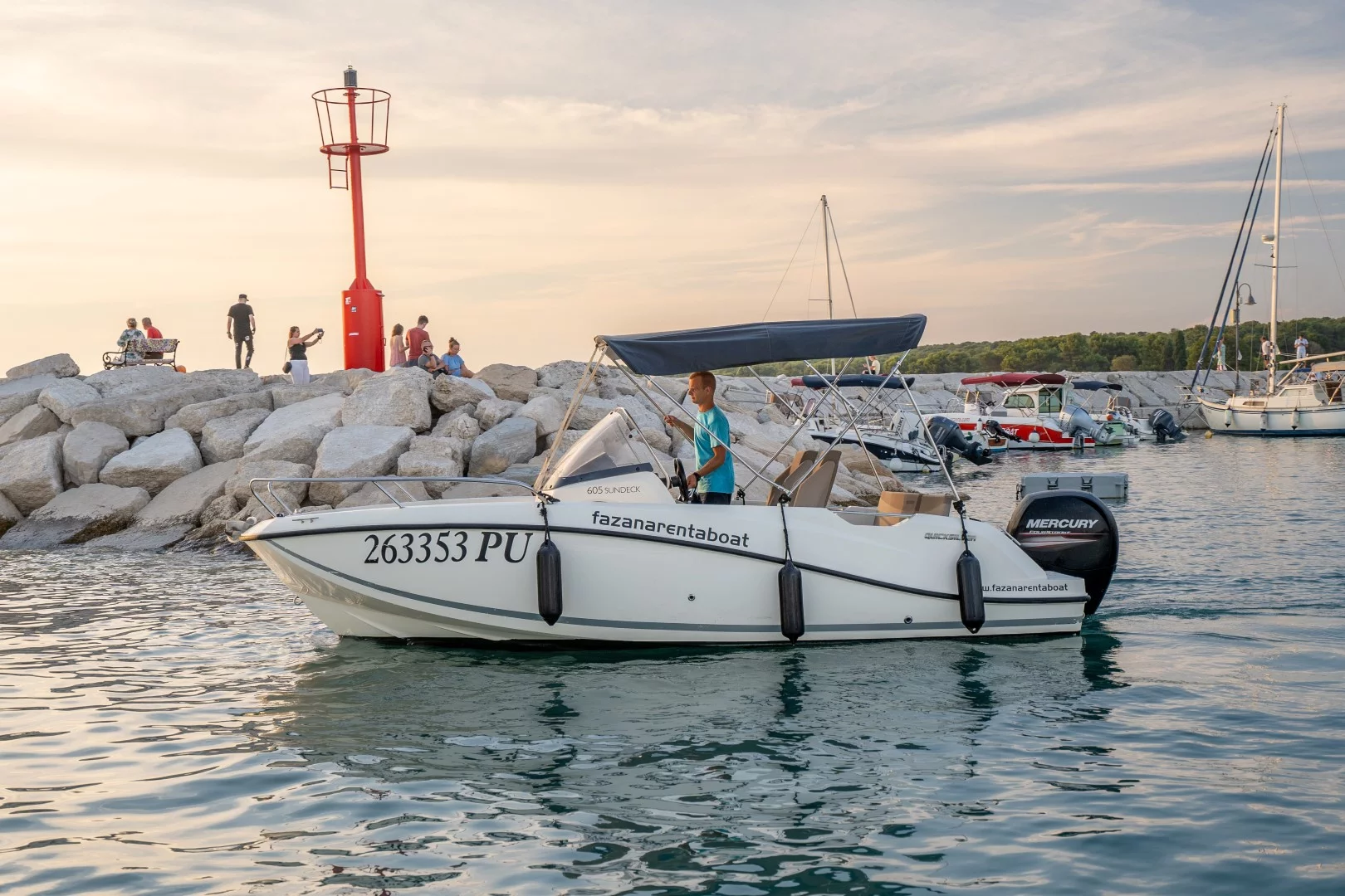 Quicksilver 605 Sundeck F (Quicksilver)  - 29