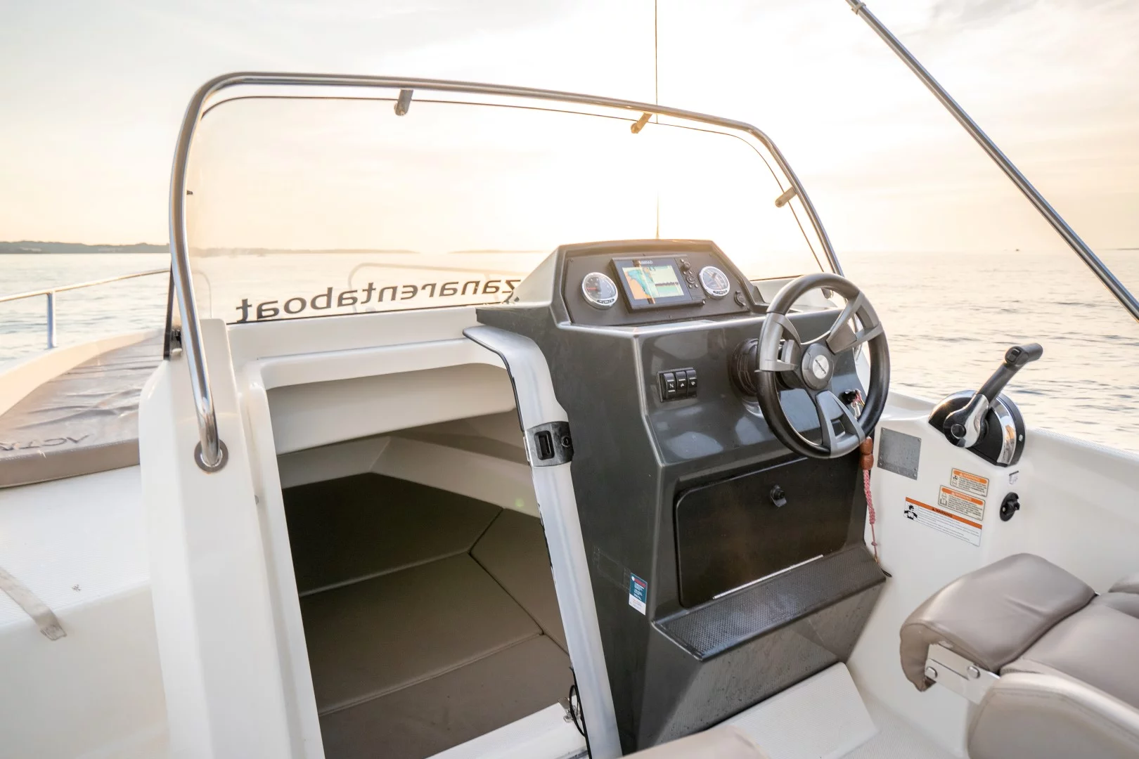 Quicksilver 605 Sundeck F (Quicksilver)  - 24