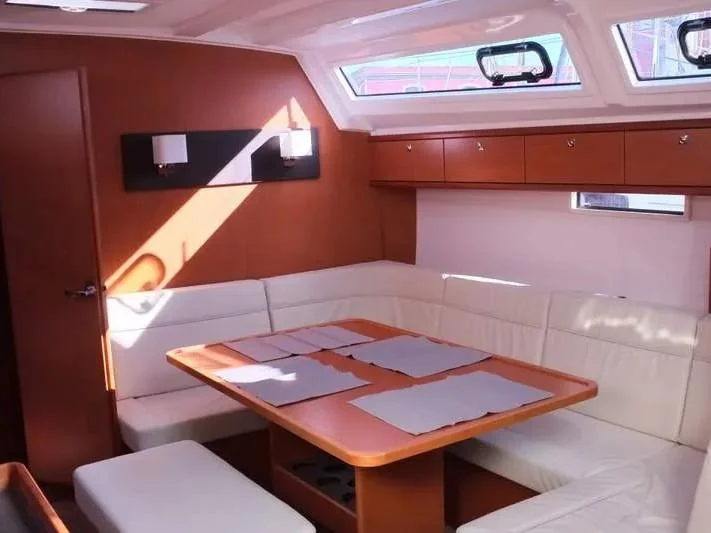 Bavaria 46 Cruiser (Sibylla) Interior image - 8
