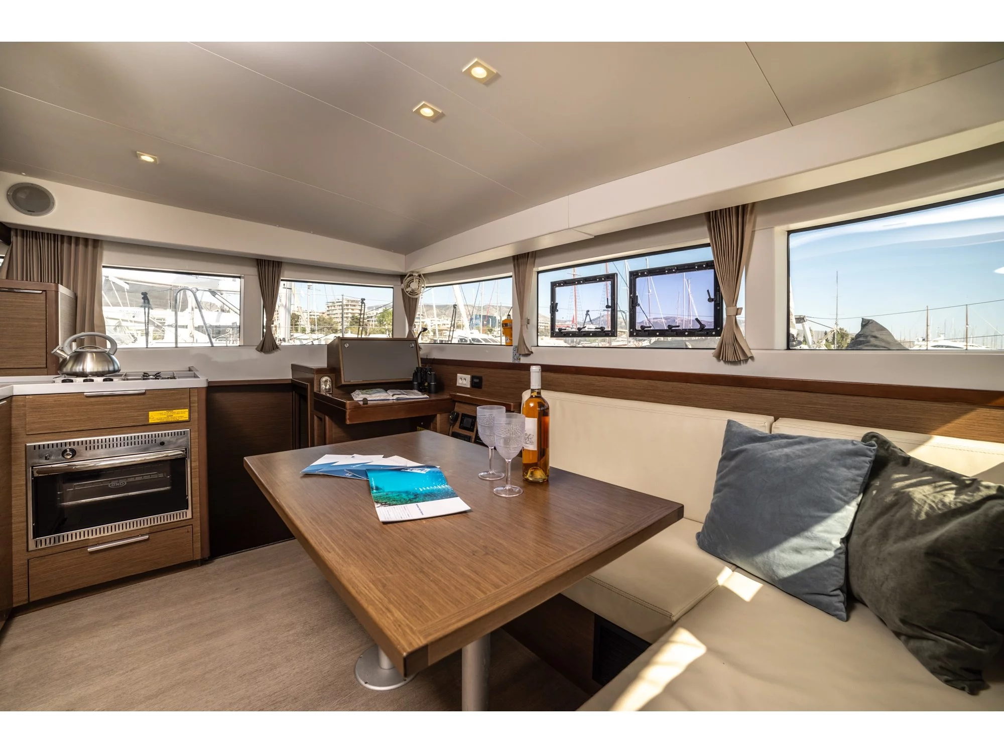 Lagoon 40 (Lagoon40_1) Interior image - 10