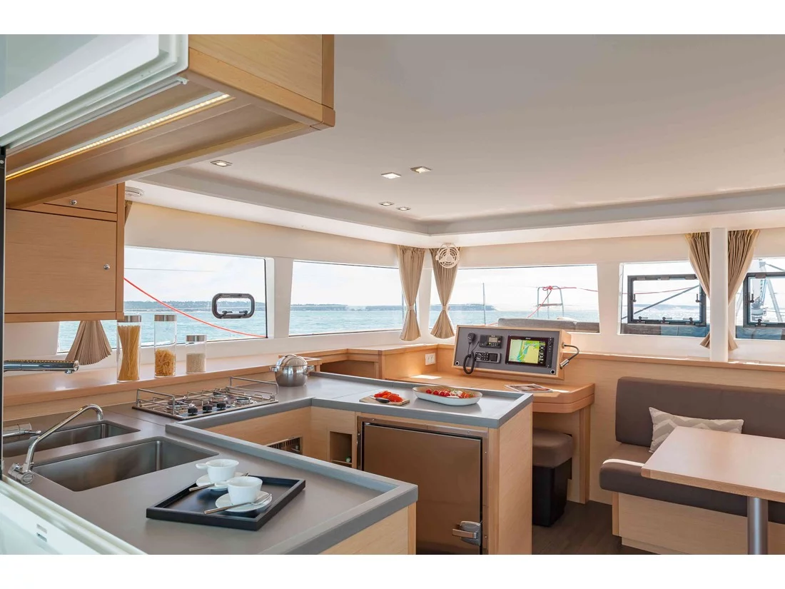 Lagoon 450 Fly (Lagoon450F_1) Interior image - 3