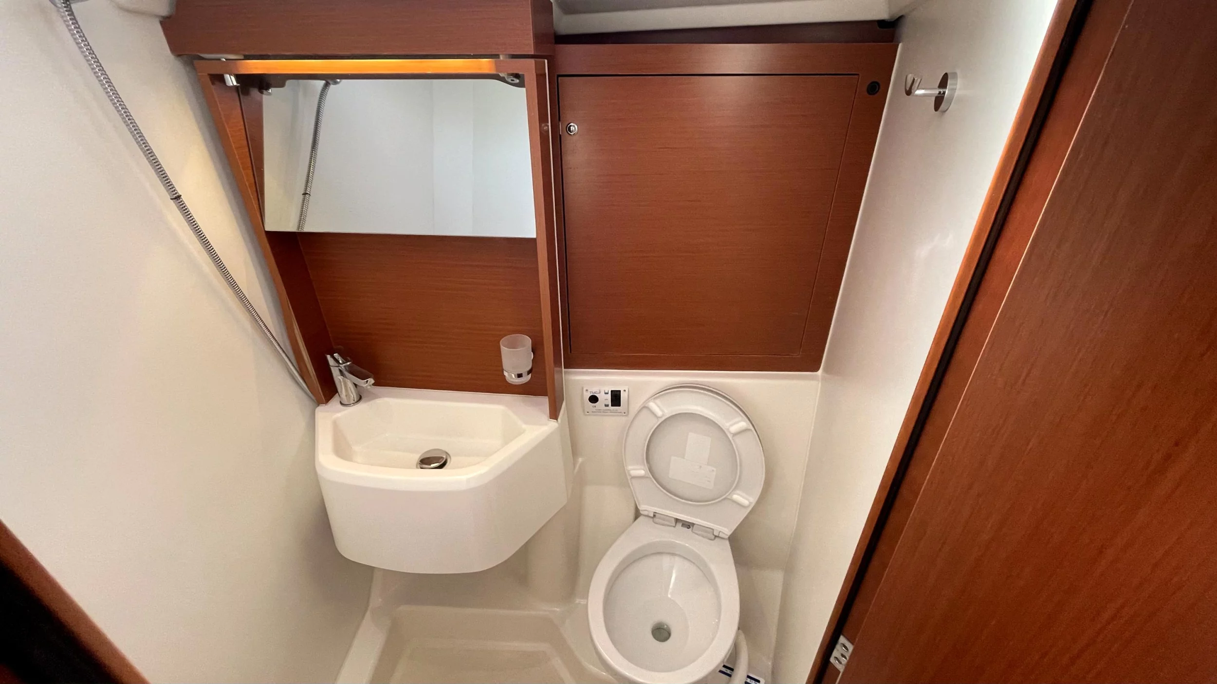 Oceanis 51.1 (Black Swan ( - - 12 pax))  - 13
