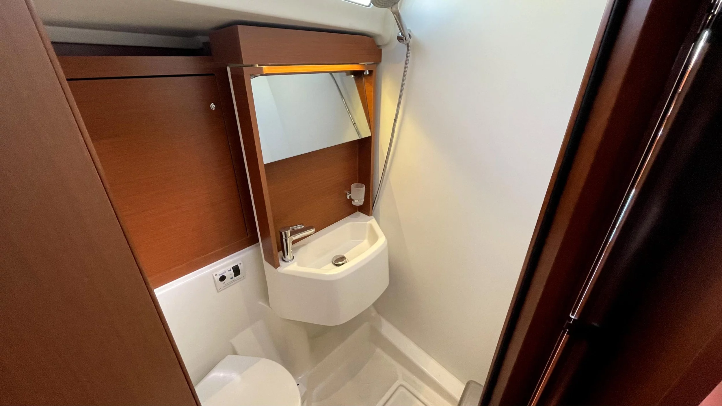 Oceanis 51.1 (Black Swan ( - - 12 pax))  - 8