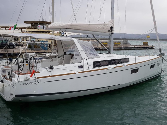 Photo #1 - Oceanis 38.1 (Lampo) in La Spezia - 19570