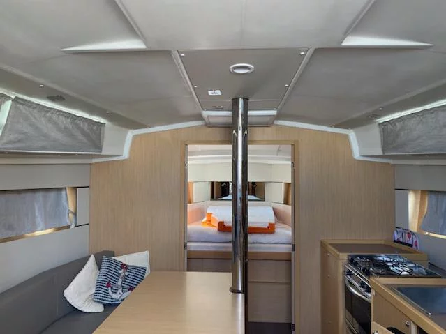 Oceanis 38.1 (Lampo) Interior image - 6