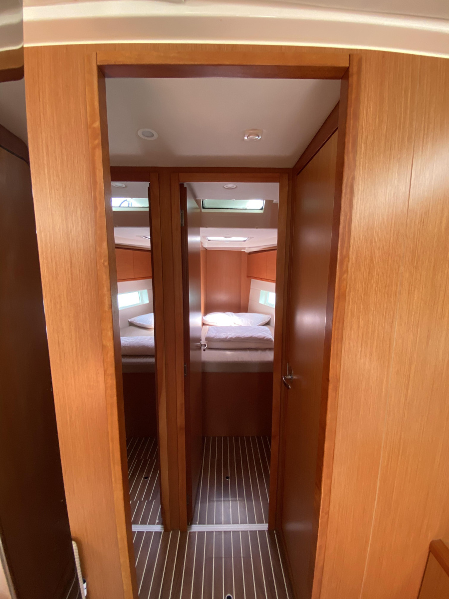 Bavaria C45 — photo 4