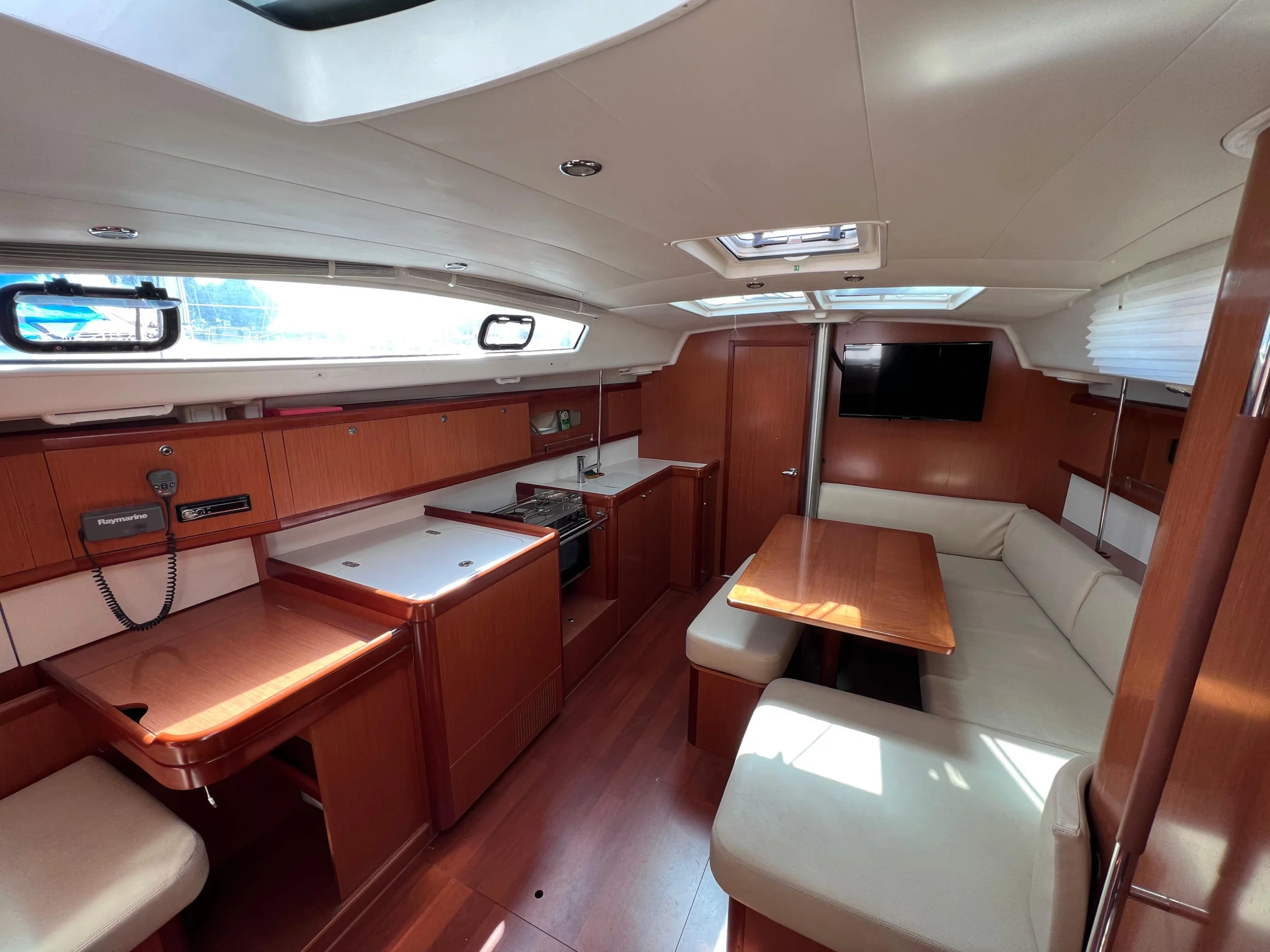 Oceanis 40 (Arina) Interior image - 5