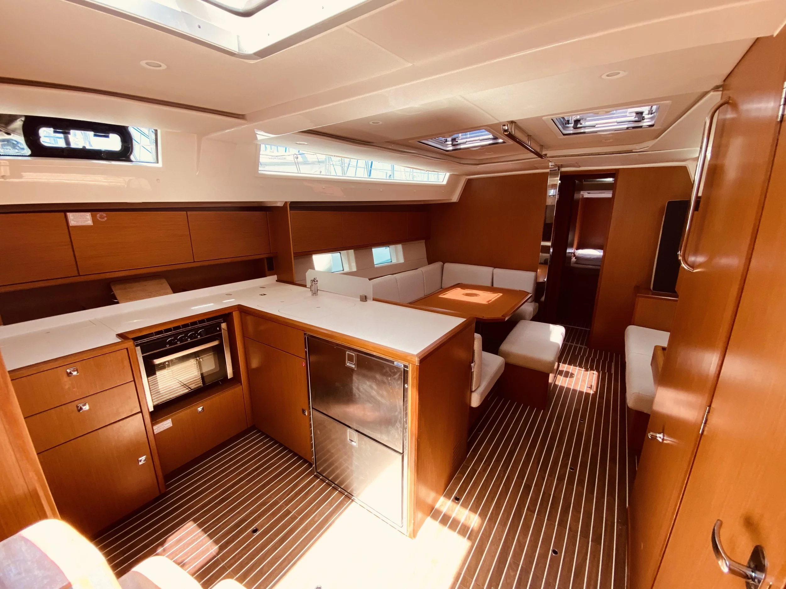 Bavaria C45 (Atokos (Pax 9)) Interior image - 7