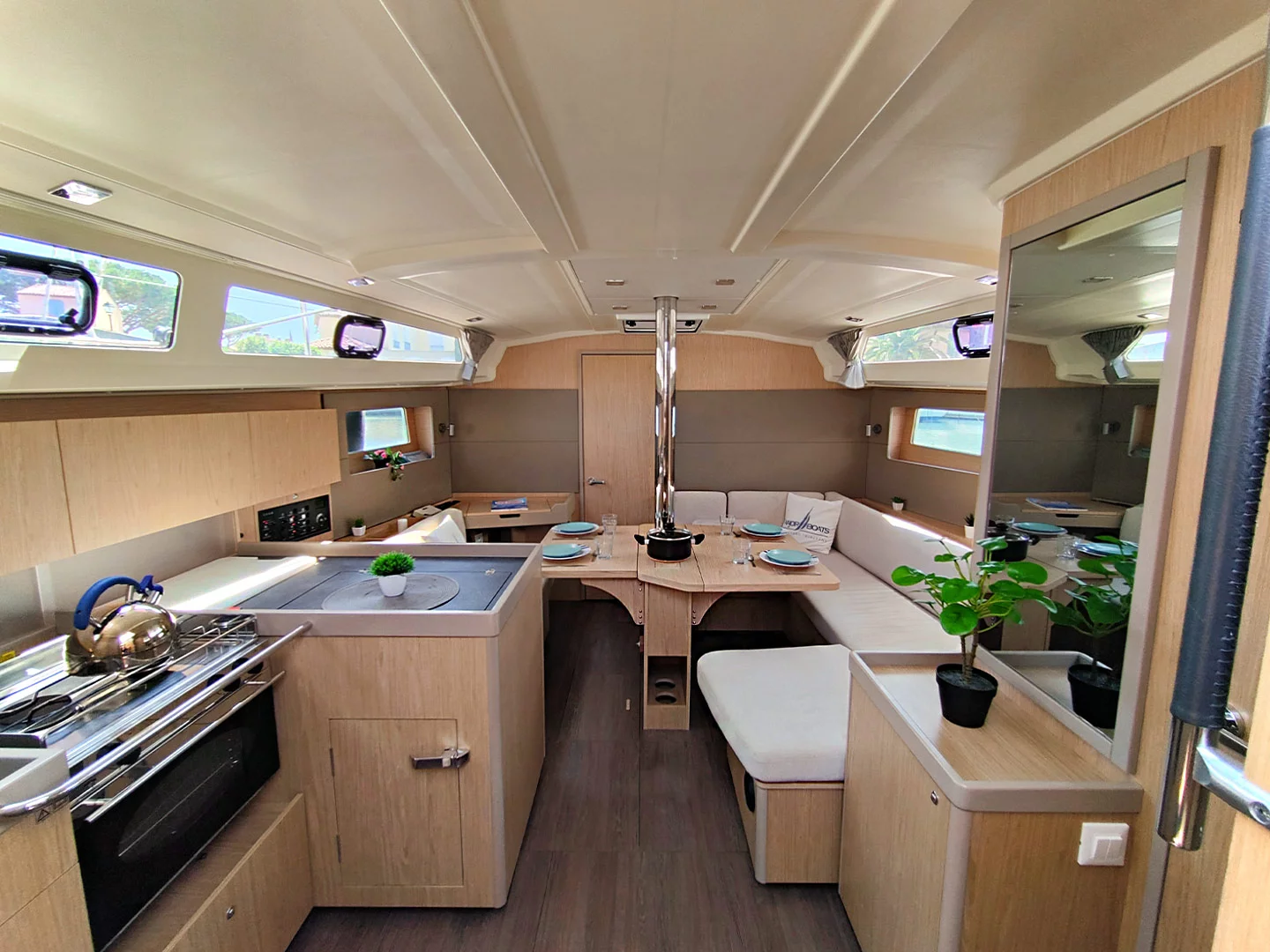 Oceanis 41.1 (Blue Hop) Interior image - 1